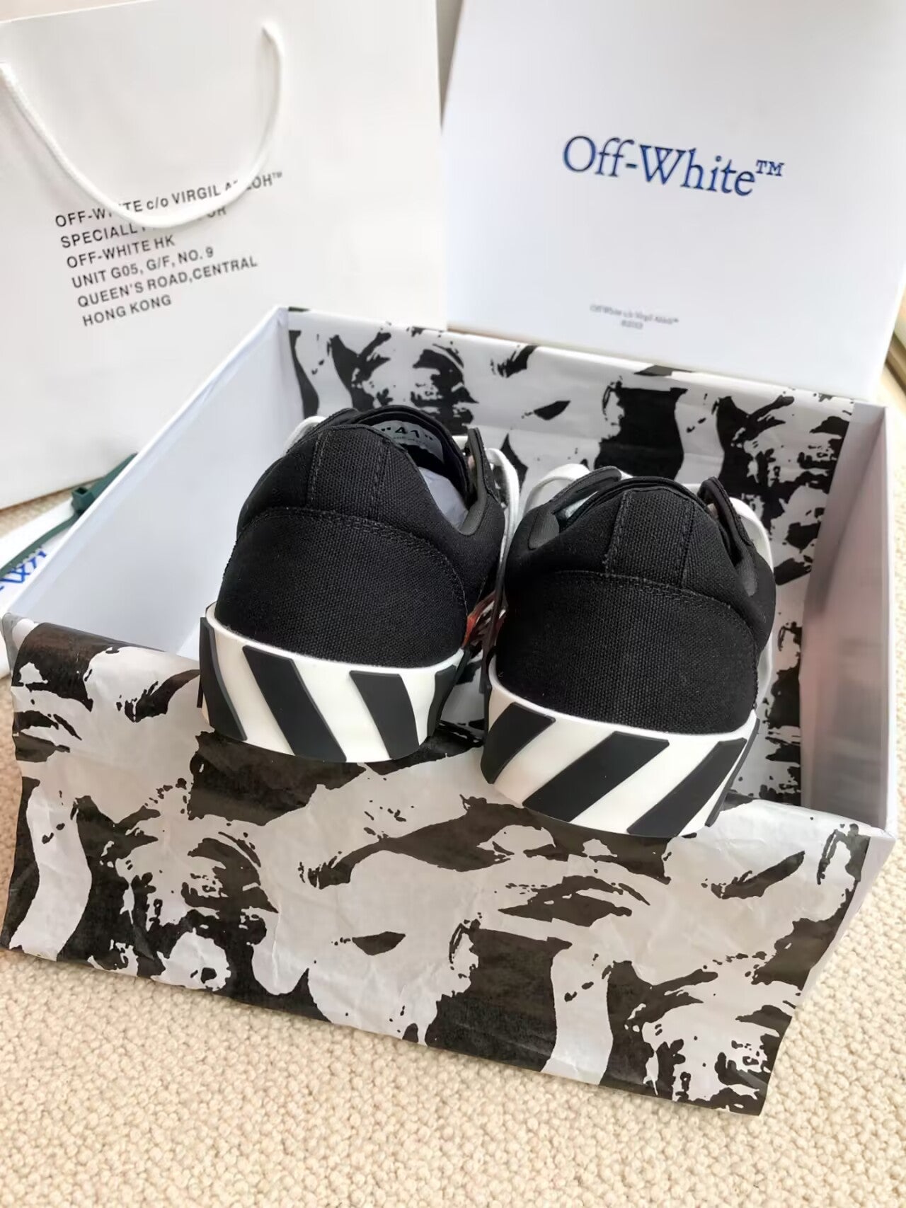 Off-white Classic canvas casual shoes