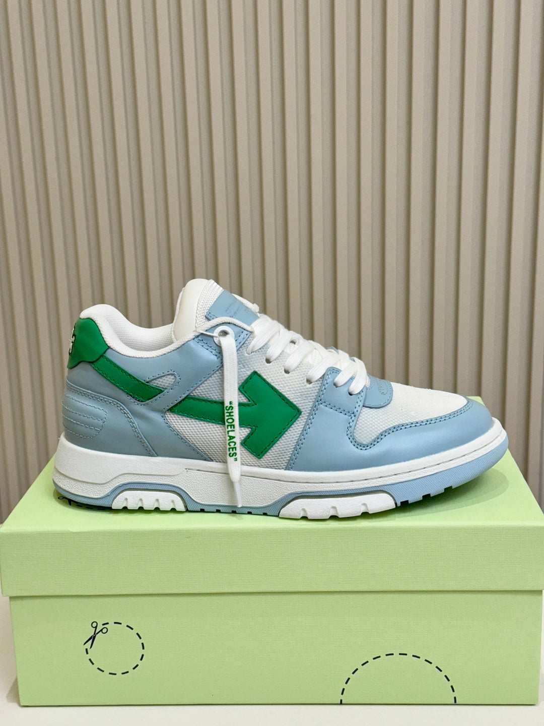 Off Matching sneakers for couples