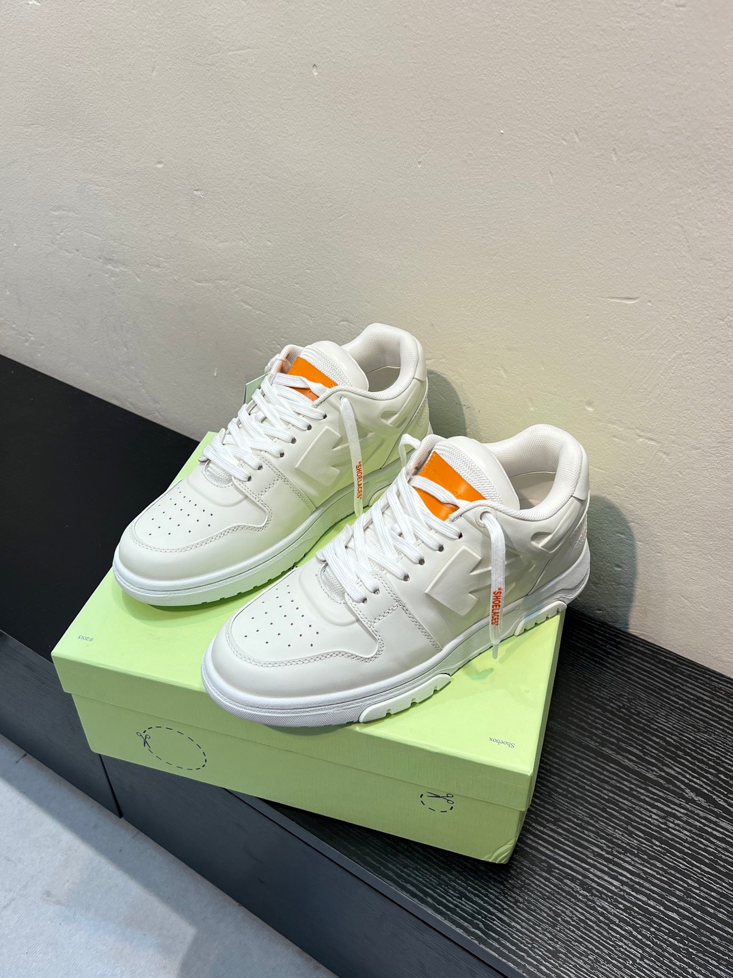Off Matching sneakers for couples