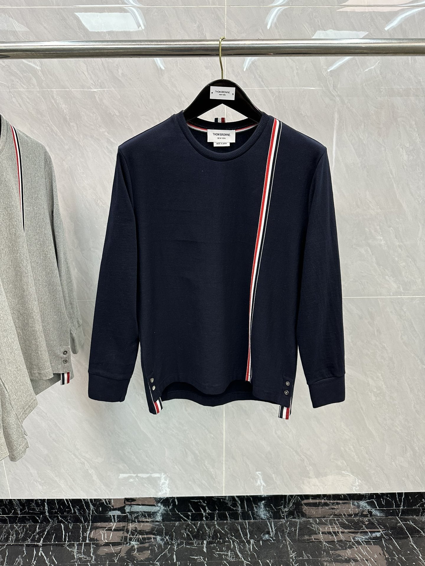 cotton long-sleeved T-shirt