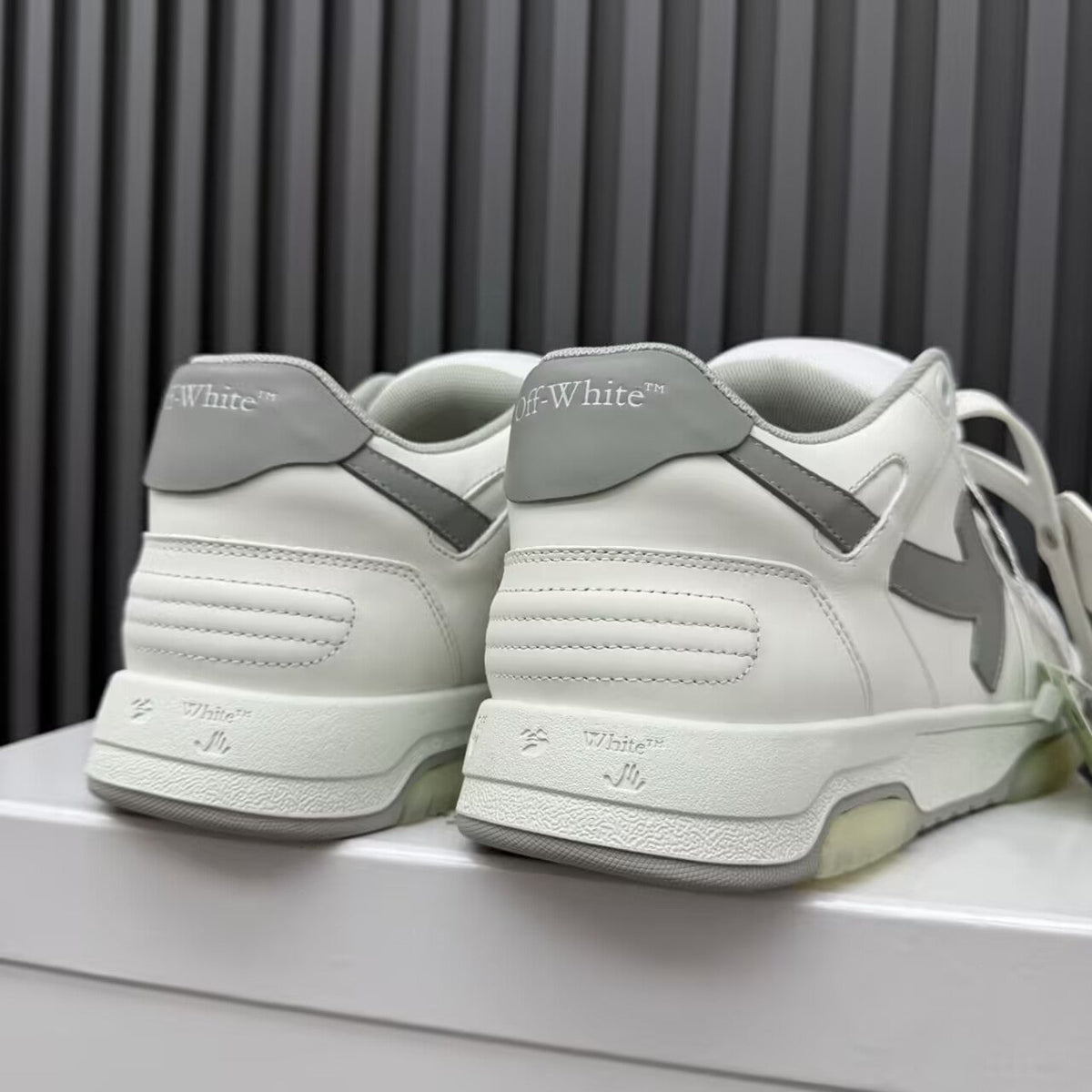 OFF-WHITE New white sneakers for men and women