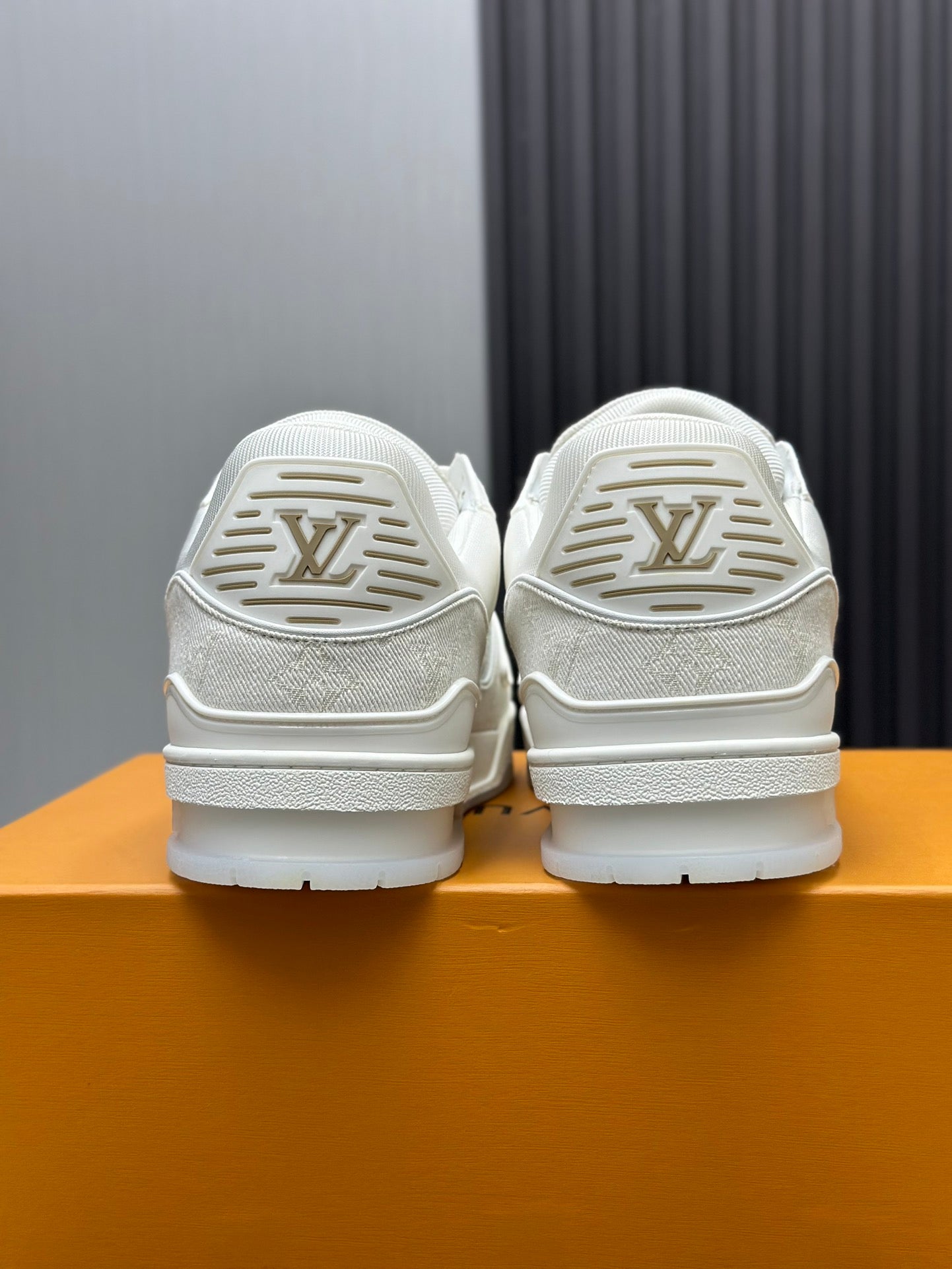 LV Unisex Runway-Style Sneakers