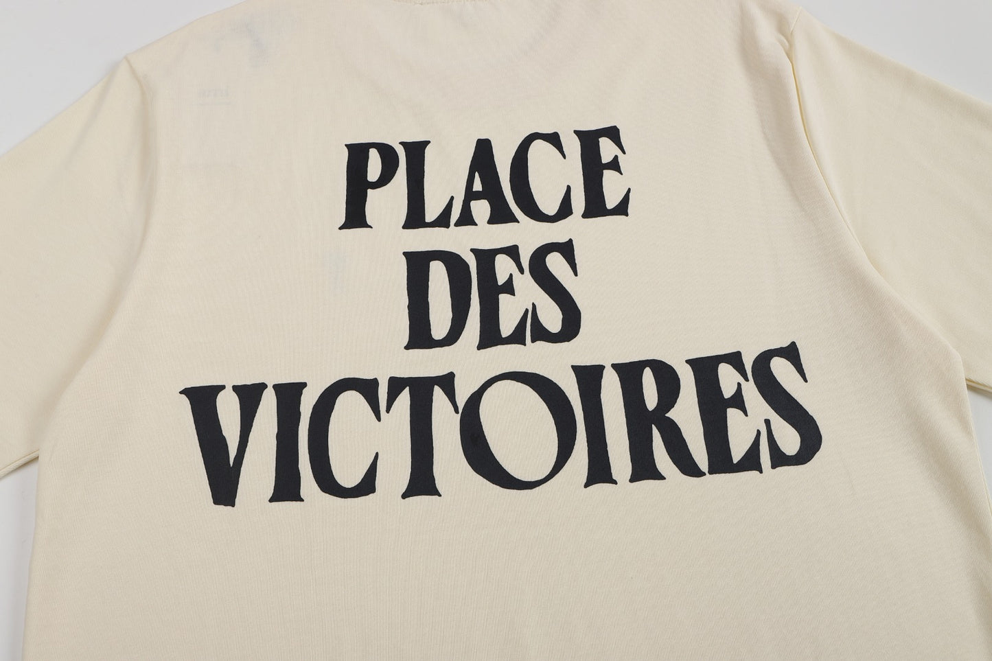 AMI PARIS Casual T-Shirt - Premium Cotton Blend