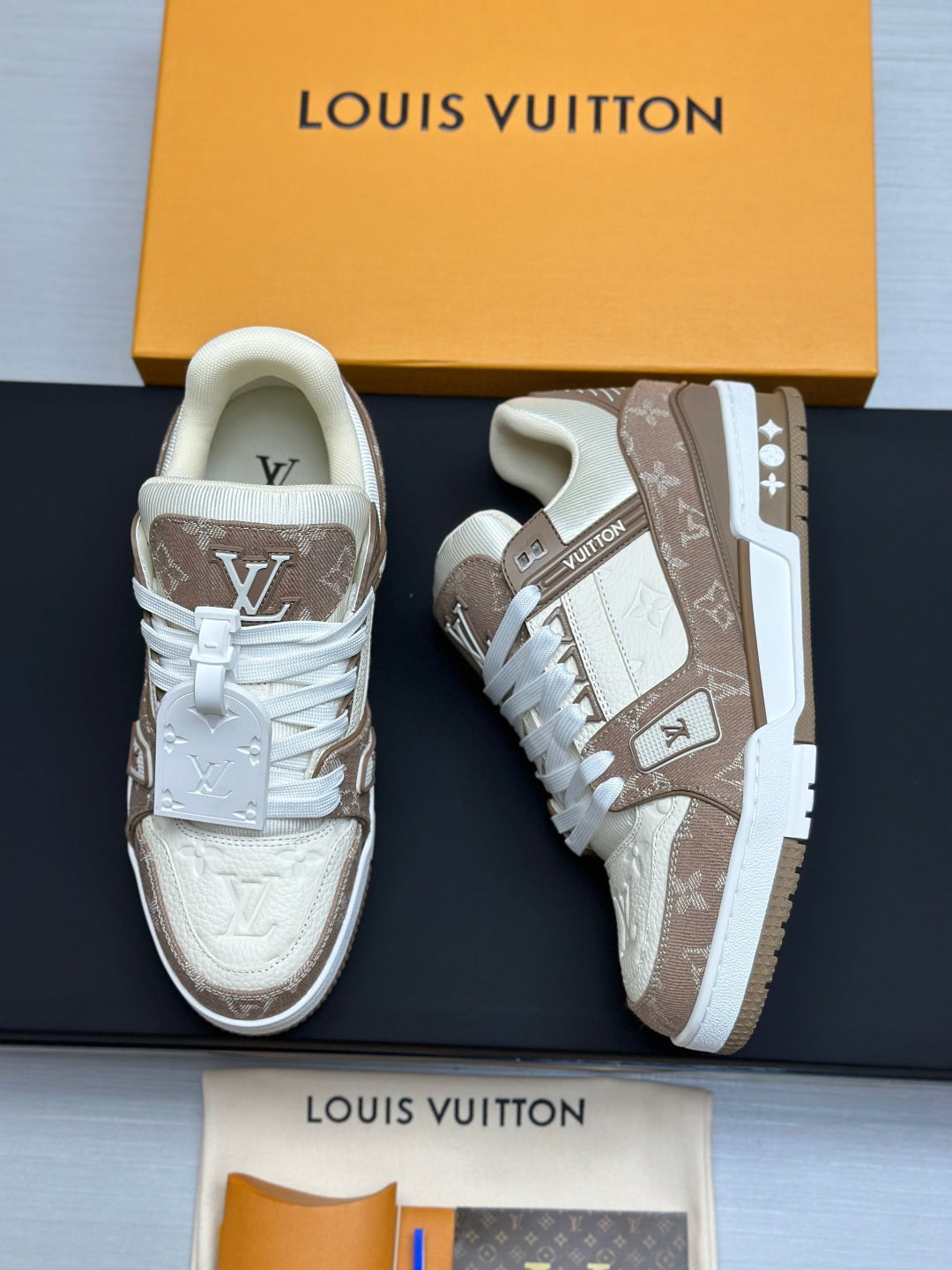 LV Unisex Runway-Style Sneakers