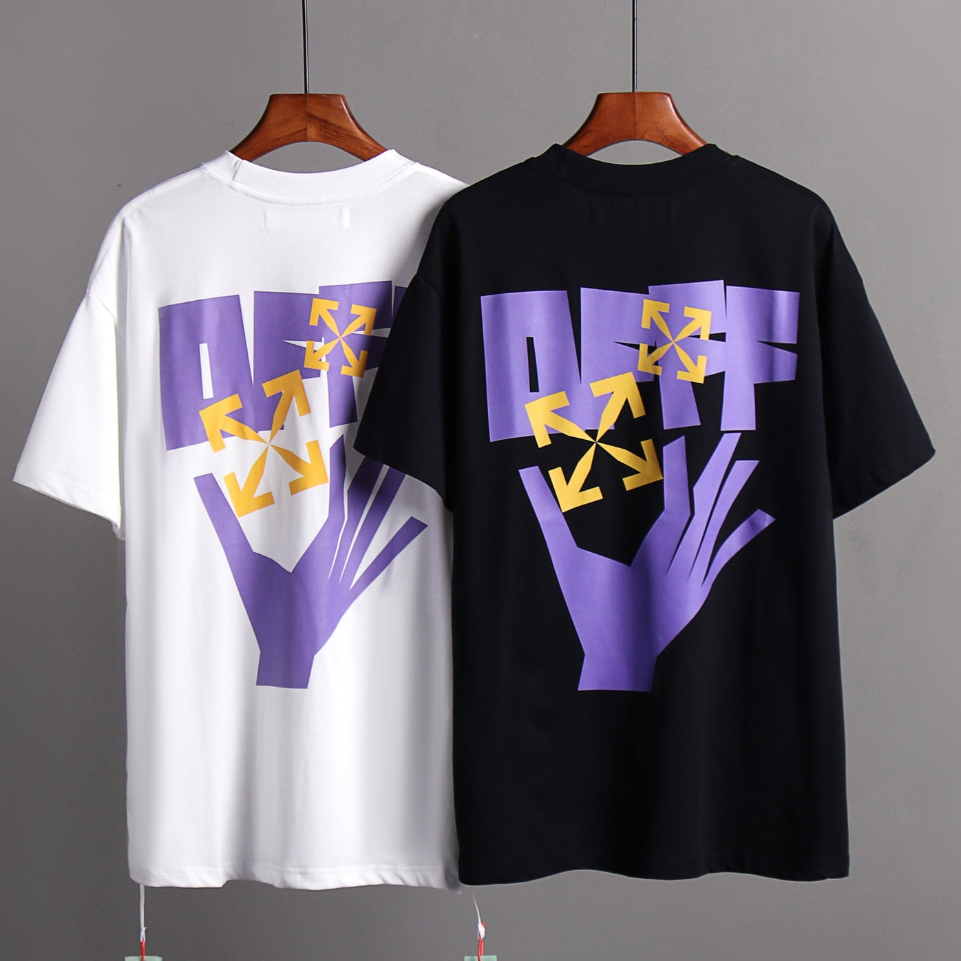 OFF-WHITEArrow Sign T-Shirt - Classic Streetwear