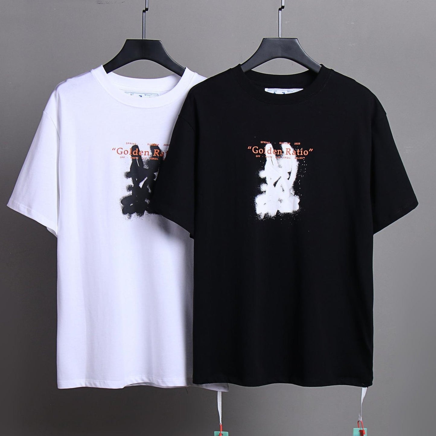 OFF-WHITEArrow Sign T-Shirt - Timeless Streetwear