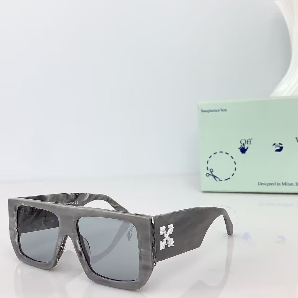 OFF-WHITE Arrow Logo Sunglasses - Designer Acetate Frame Eyewear