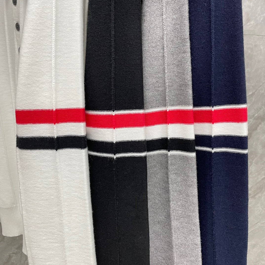 Thom BrowneClassic V-Neck Knitted Cardigan Sweater