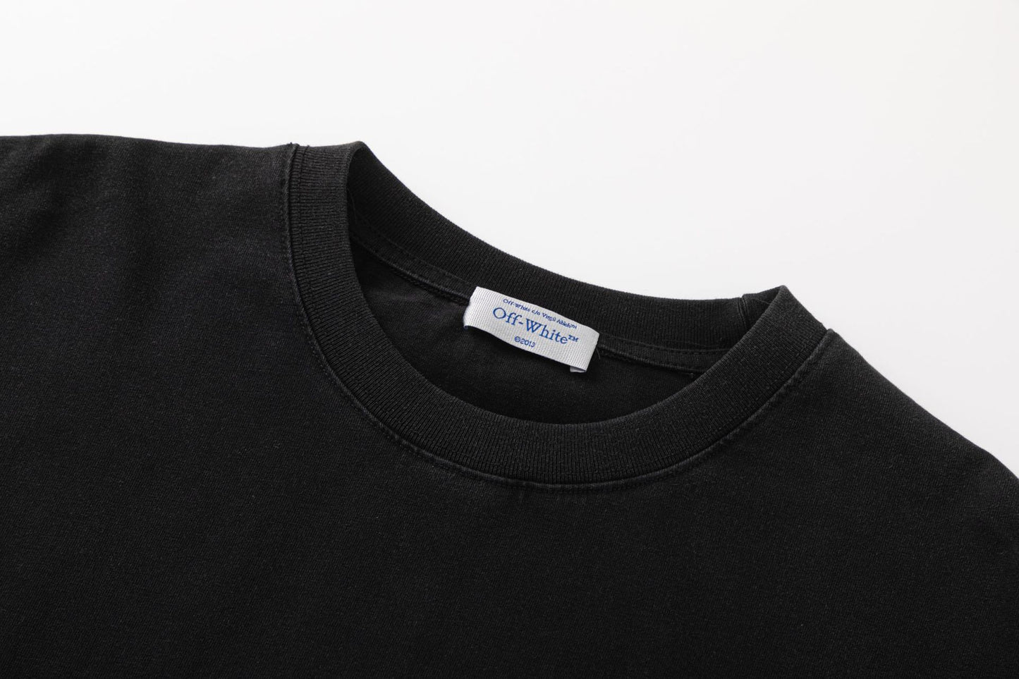 OFF-WHITE  Giant Crocodile Arrow T-Shirt