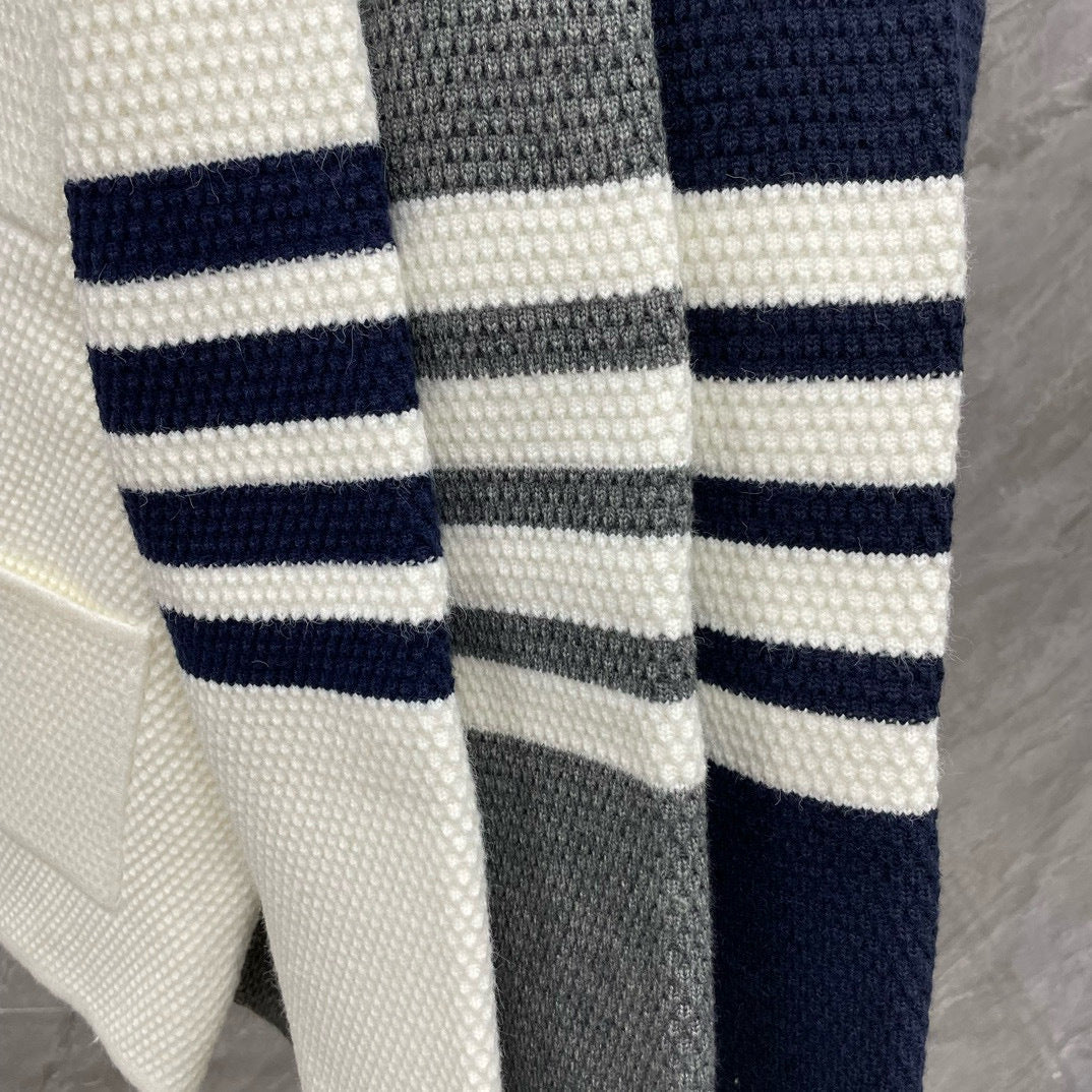 Thom BrowneClassic V-Neck Knitted Cardigan Sweater