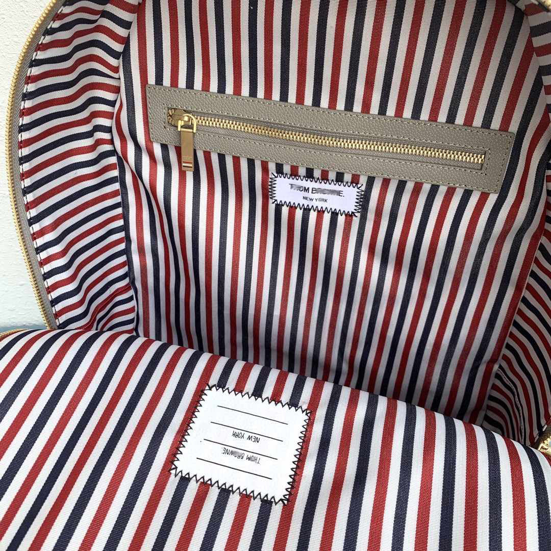 2025 Top-grade cowhide backpack