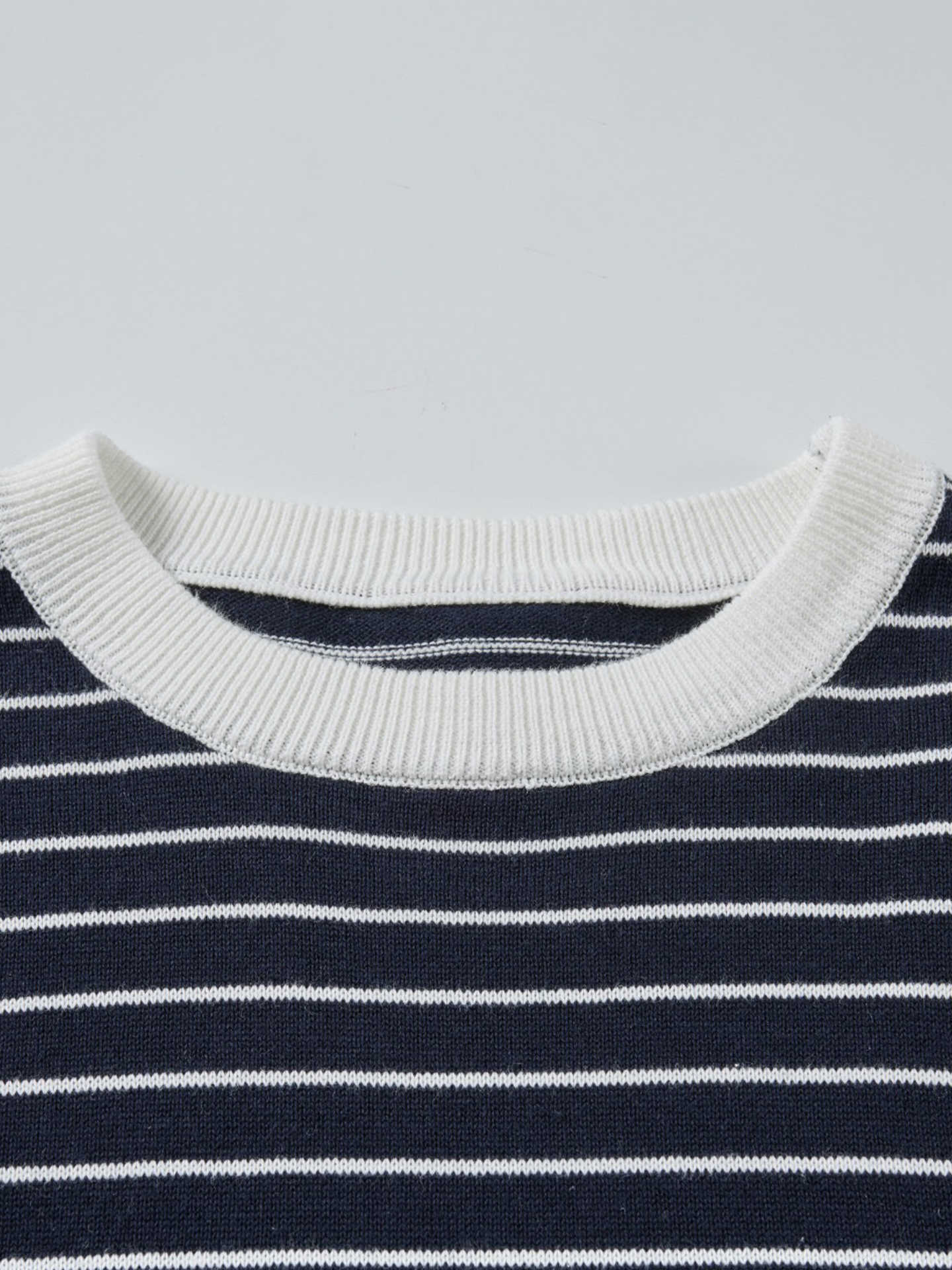 Thom BrowneClassic V-Neck Knitted Cardigan Sweater