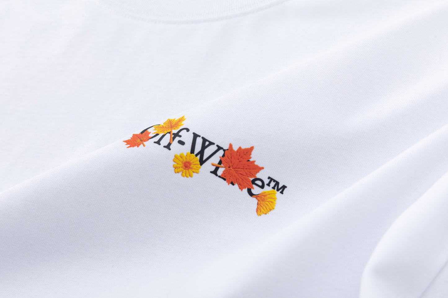 OFF-WHITE  Chrysanthemum-pattern T-shirt