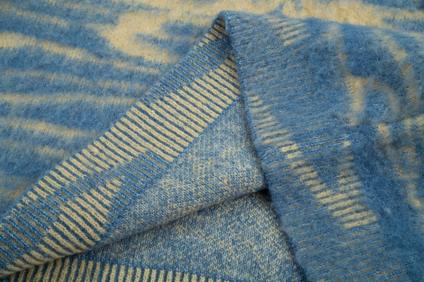 AMI PARISPremium Cotton Knitted Sweater - Classic Crew Neck
