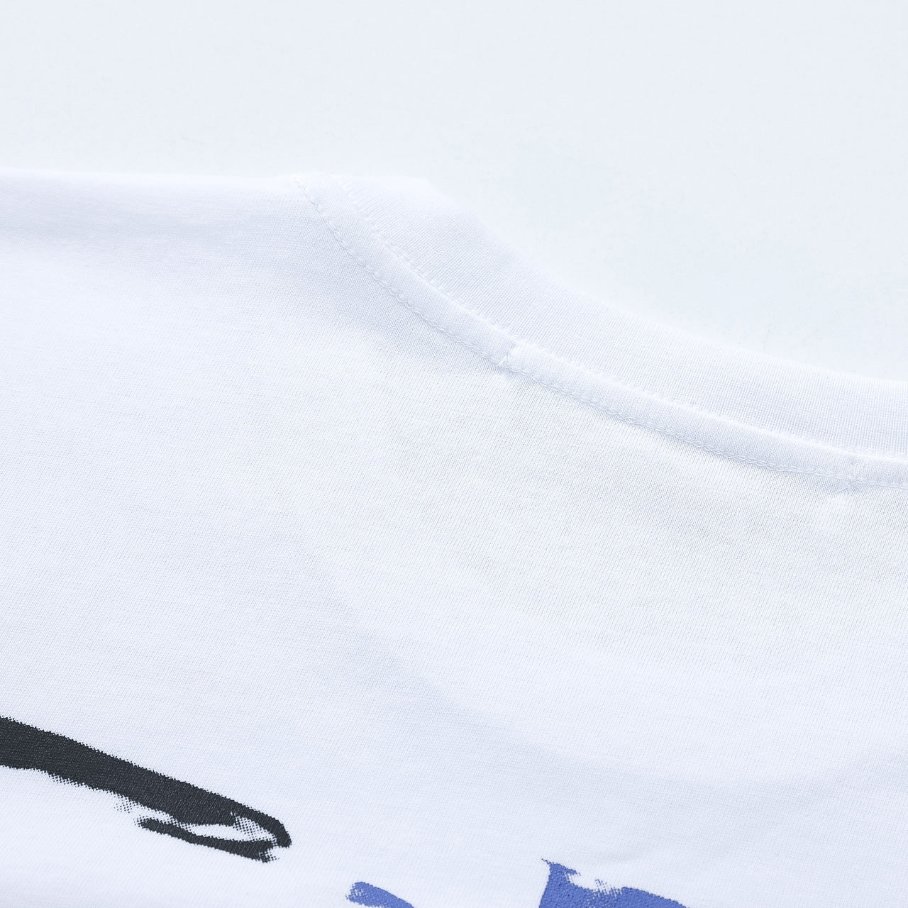 OFF-WHITEArrow Sign T-Shirt - Ultimate Streetwear Classic