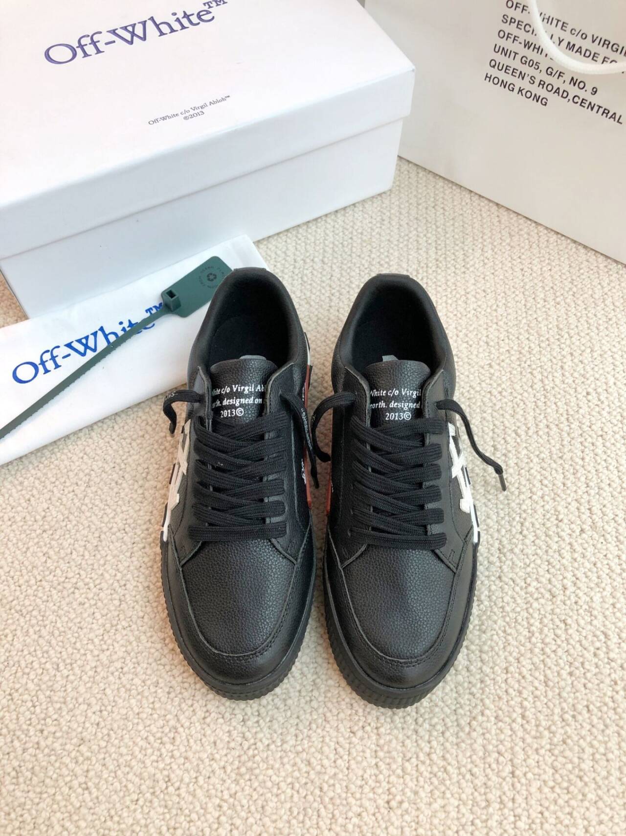Off-white Classic Leather Casual Shoes