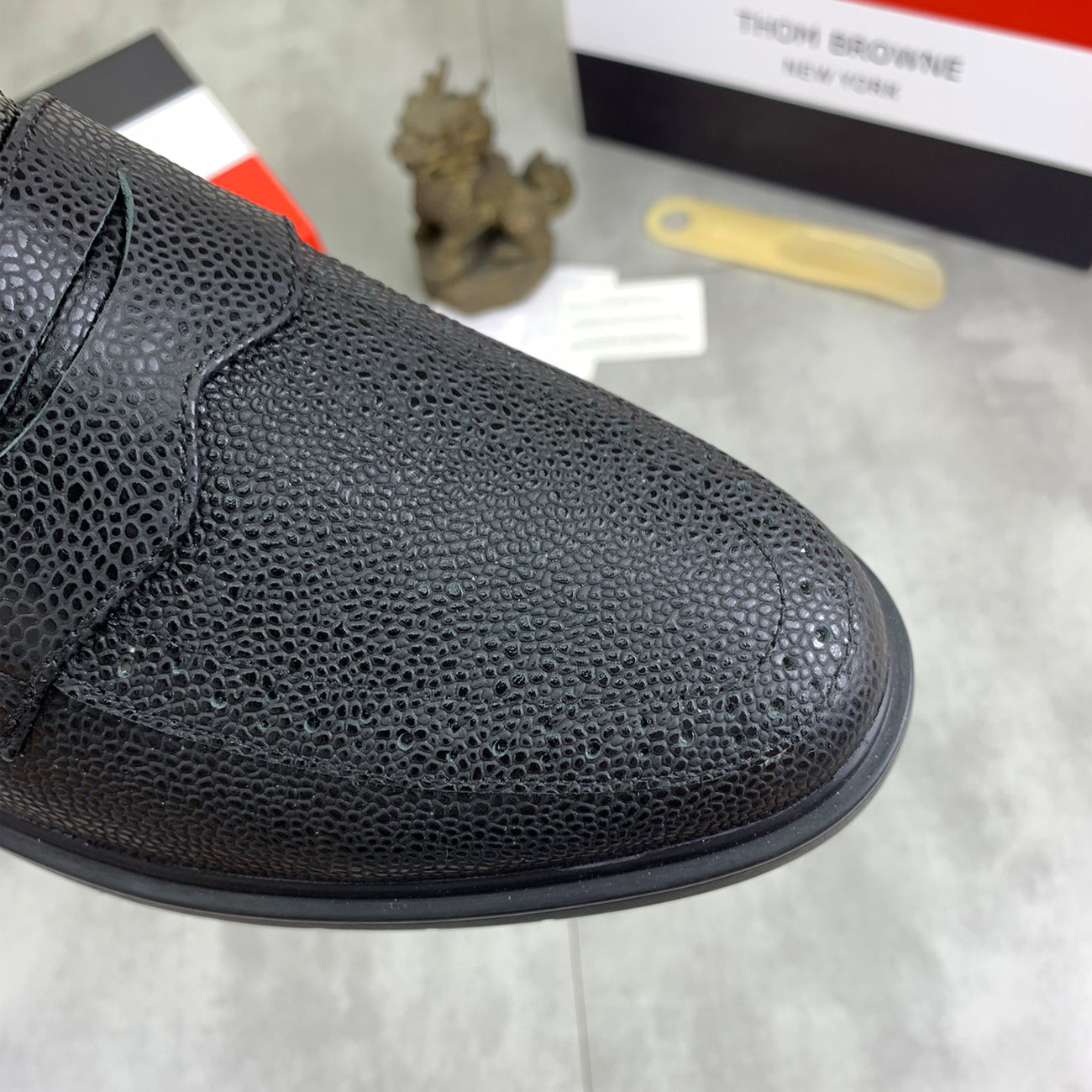 Thom BrowneMen's Premium Leather Dress Shoes - Handcrafted Cowhide Formal Shoes with Grosgrain Detail