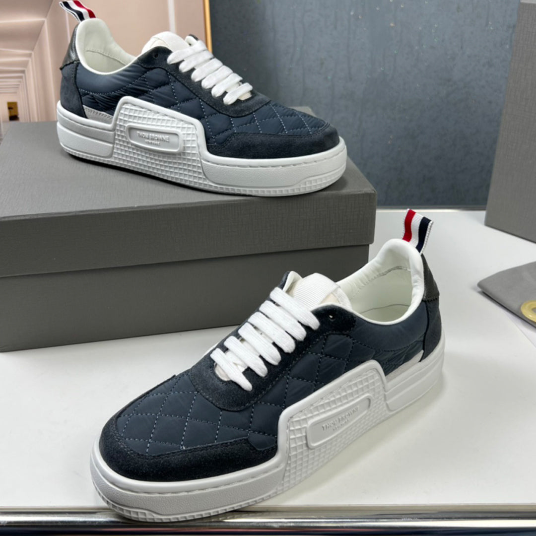 Thom BrowneMen's Premium Leather Sneakers - Handcrafted Cowhide Low-Top Casual Shoes with Grosgrain Detail