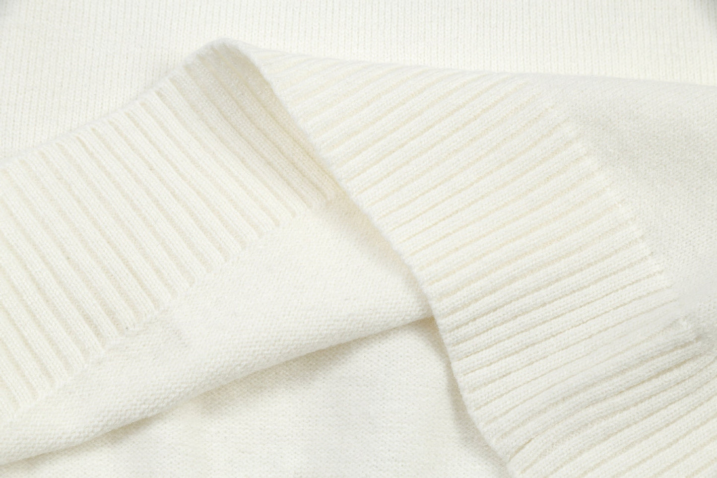 AMIPARIS Festive Heart Premium Alpaca Wool & Cotton Crew Neck Sweater (Gold & Silver)