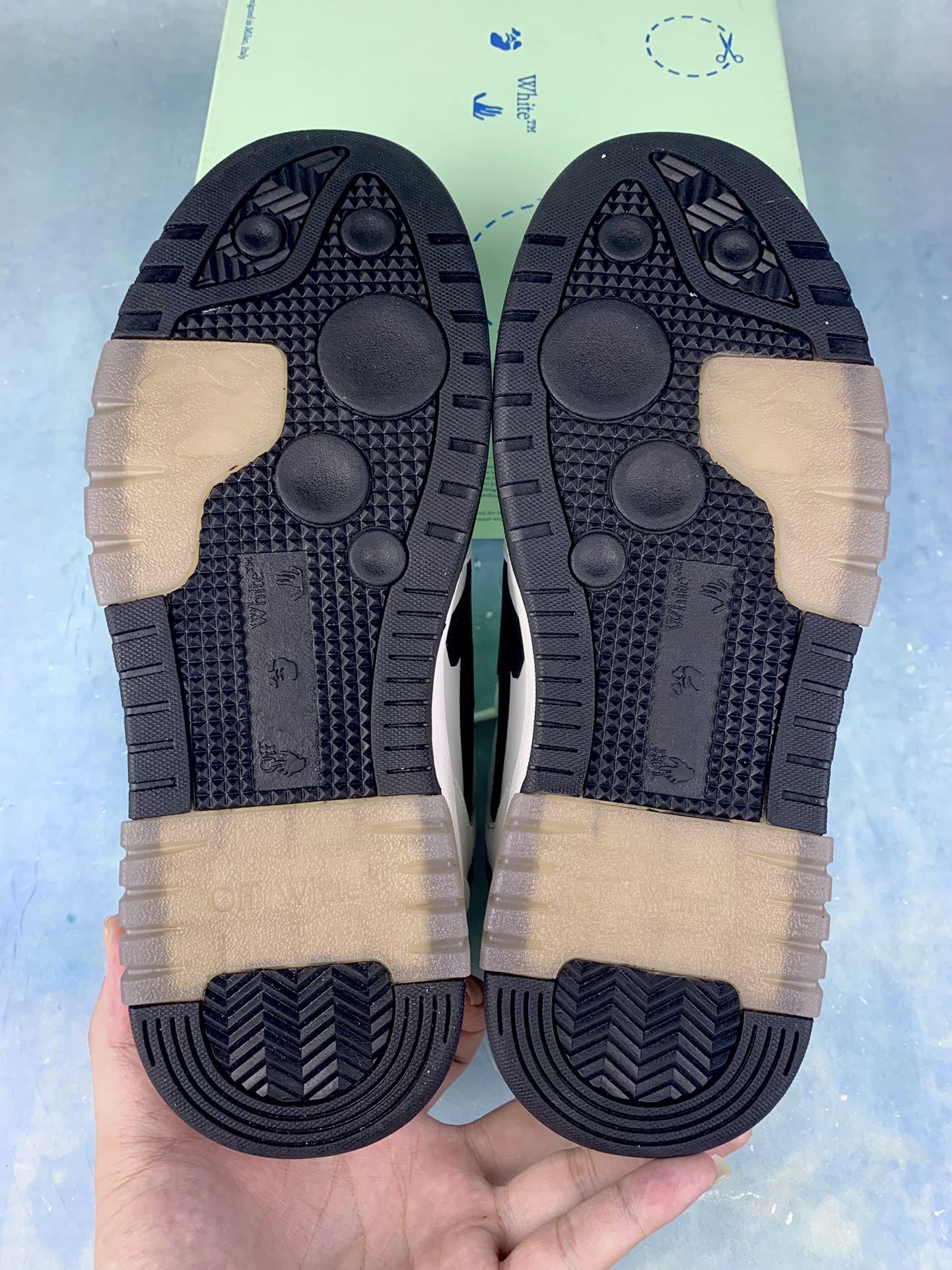 Off-White Sneakers (White/Black Swoosh)）