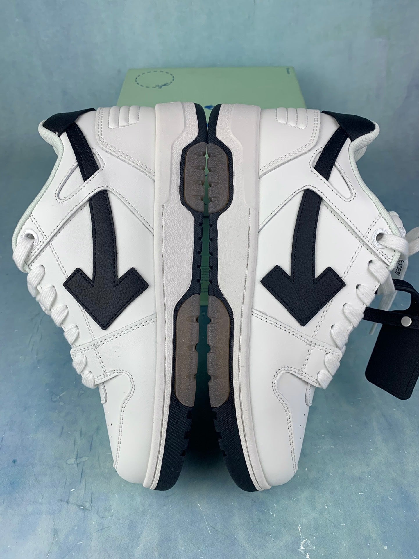 Off-White Sneakers (White/Black Swoosh)）