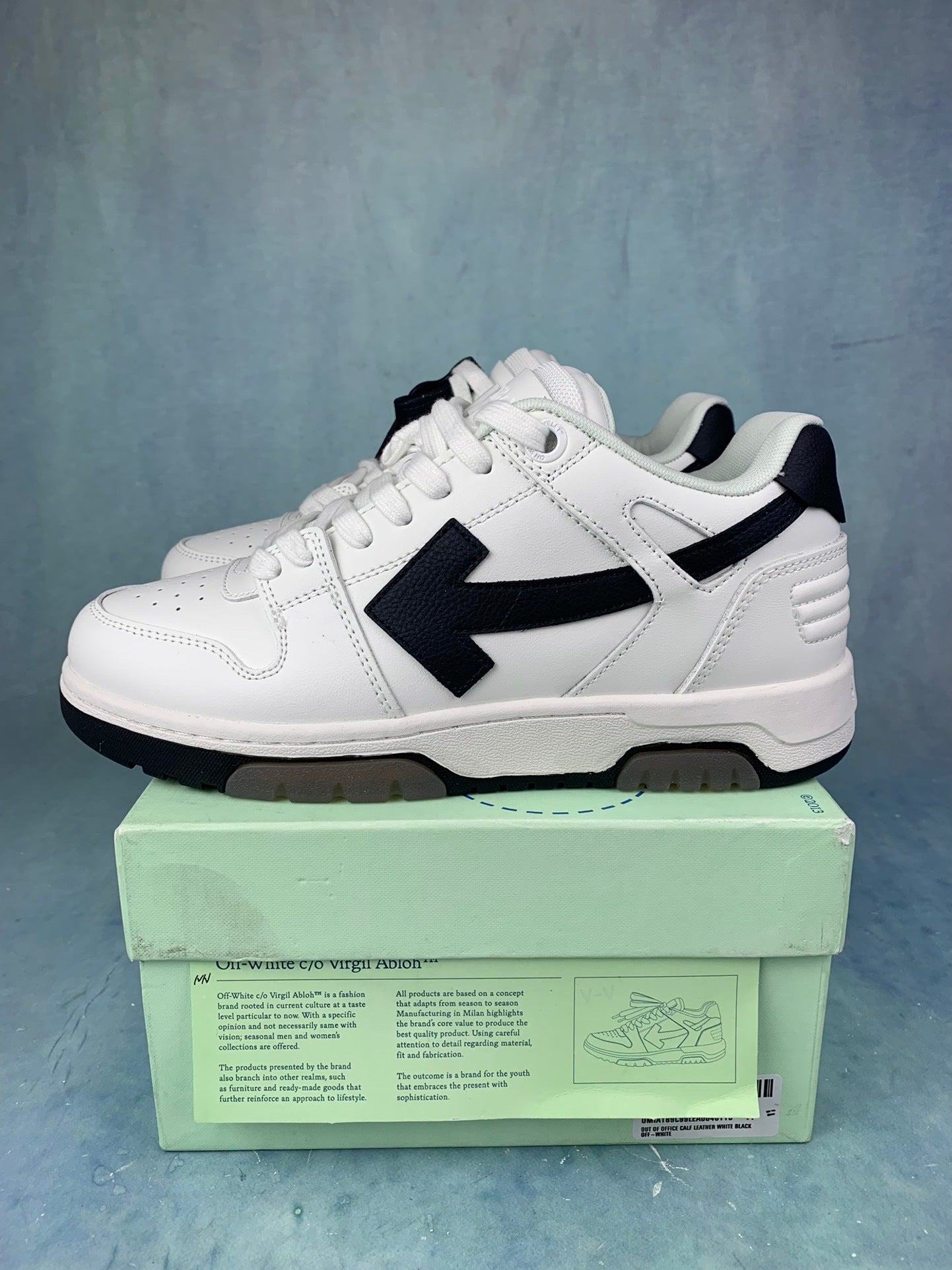 Off-White Sneakers (White/Black Swoosh)）