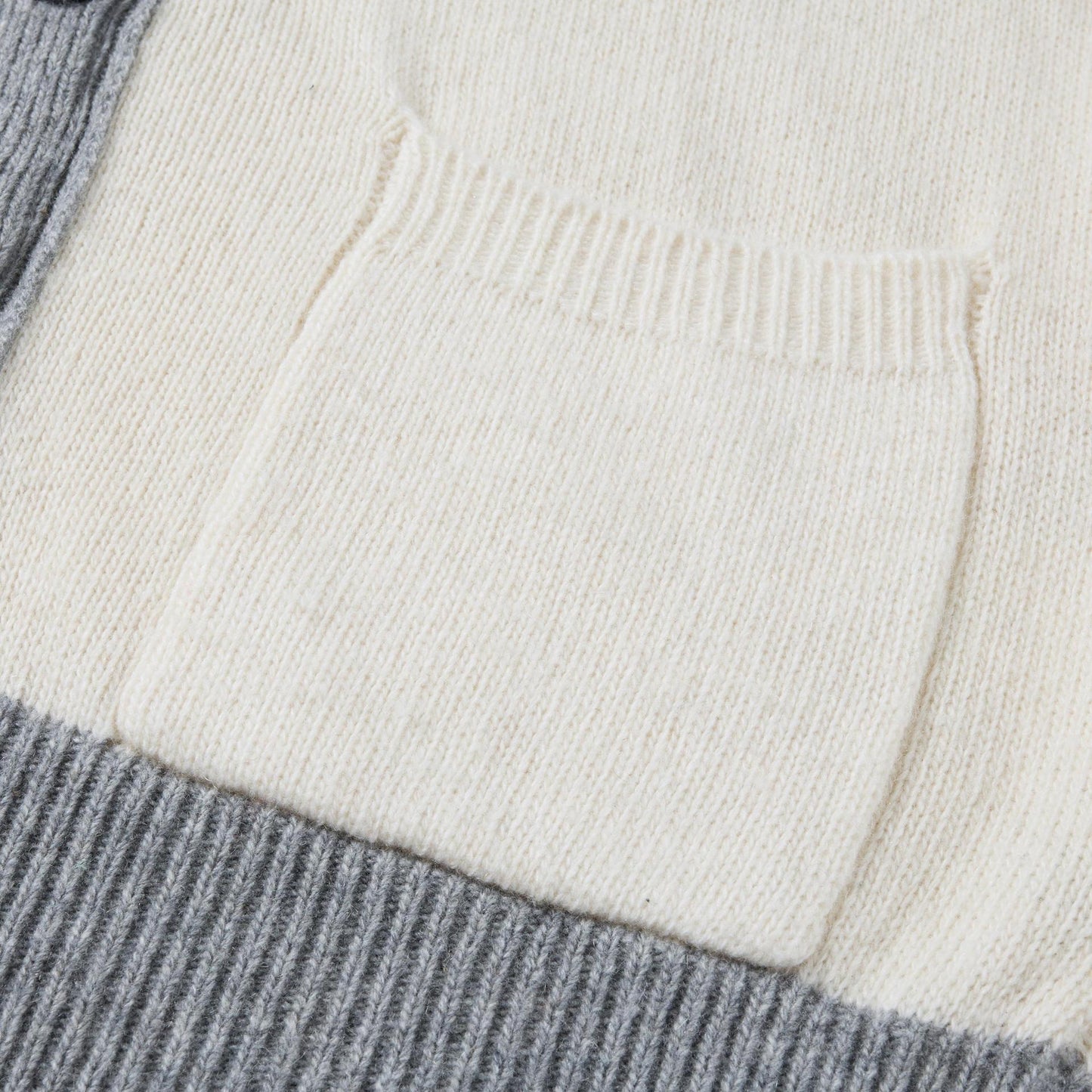 Thom BrowneUnisex Classic V-Neck Knitted Cardigan with 4-Bar Sleeve Detail