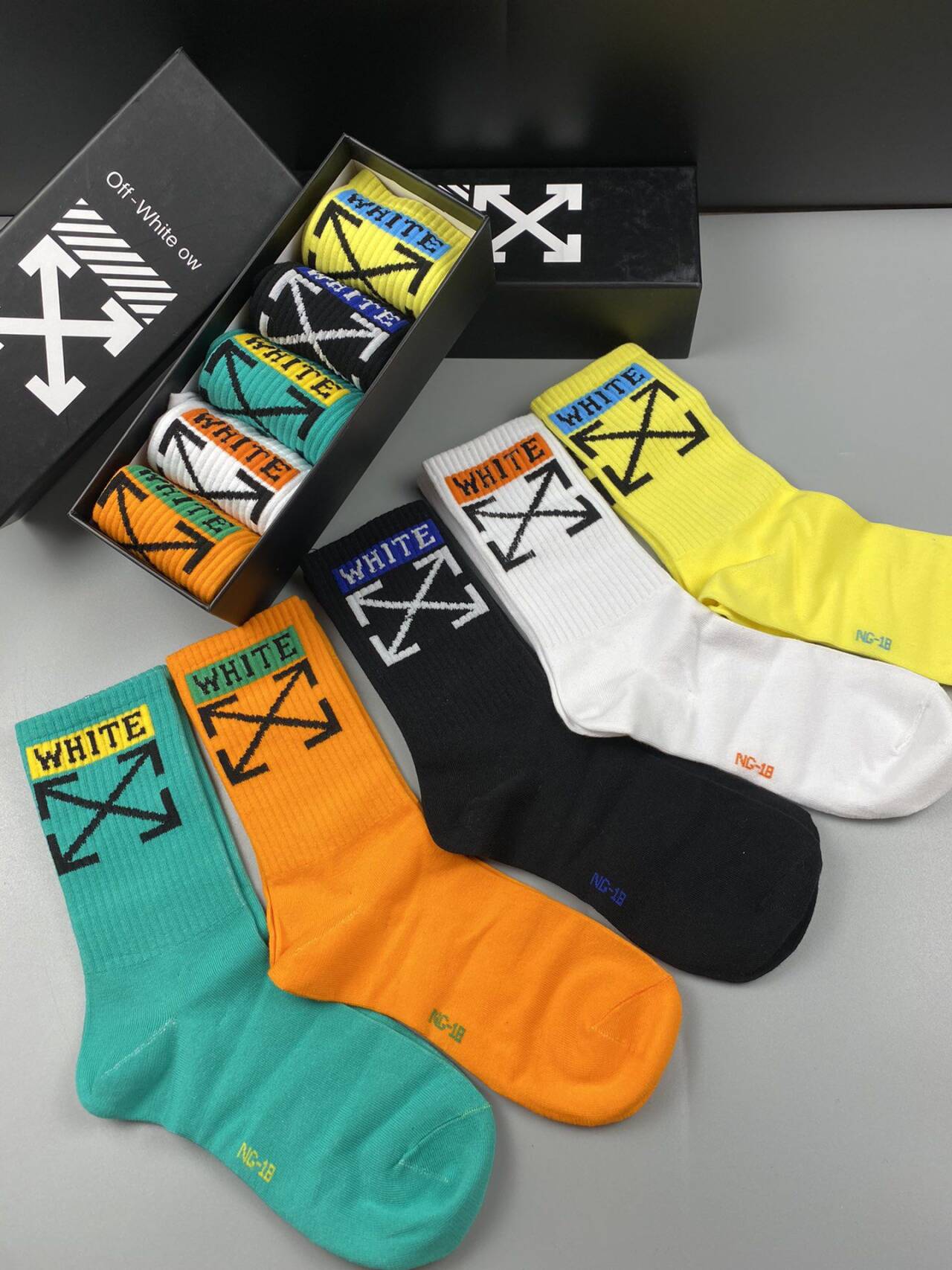 OFF-WHITE Pure Cotton Mid-Length Socks
