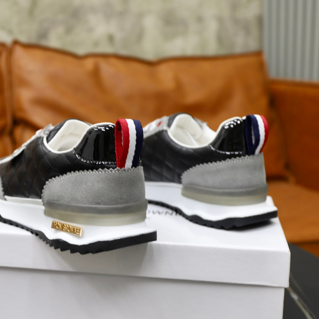 Thom BrowneMen's Premium Leather Sneakers - Handcrafted Cowhide Low-Top Casual Shoes with Grosgrain Detail