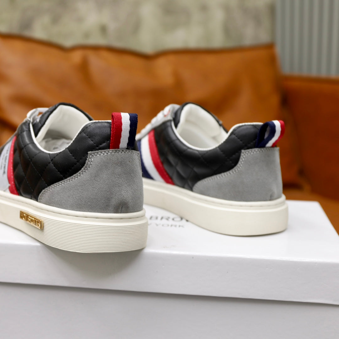 Thom BrowneMen's Premium Leather Sneakers - Handcrafted Cowhide Low-Top Casual Shoes with Grosgrain Detail