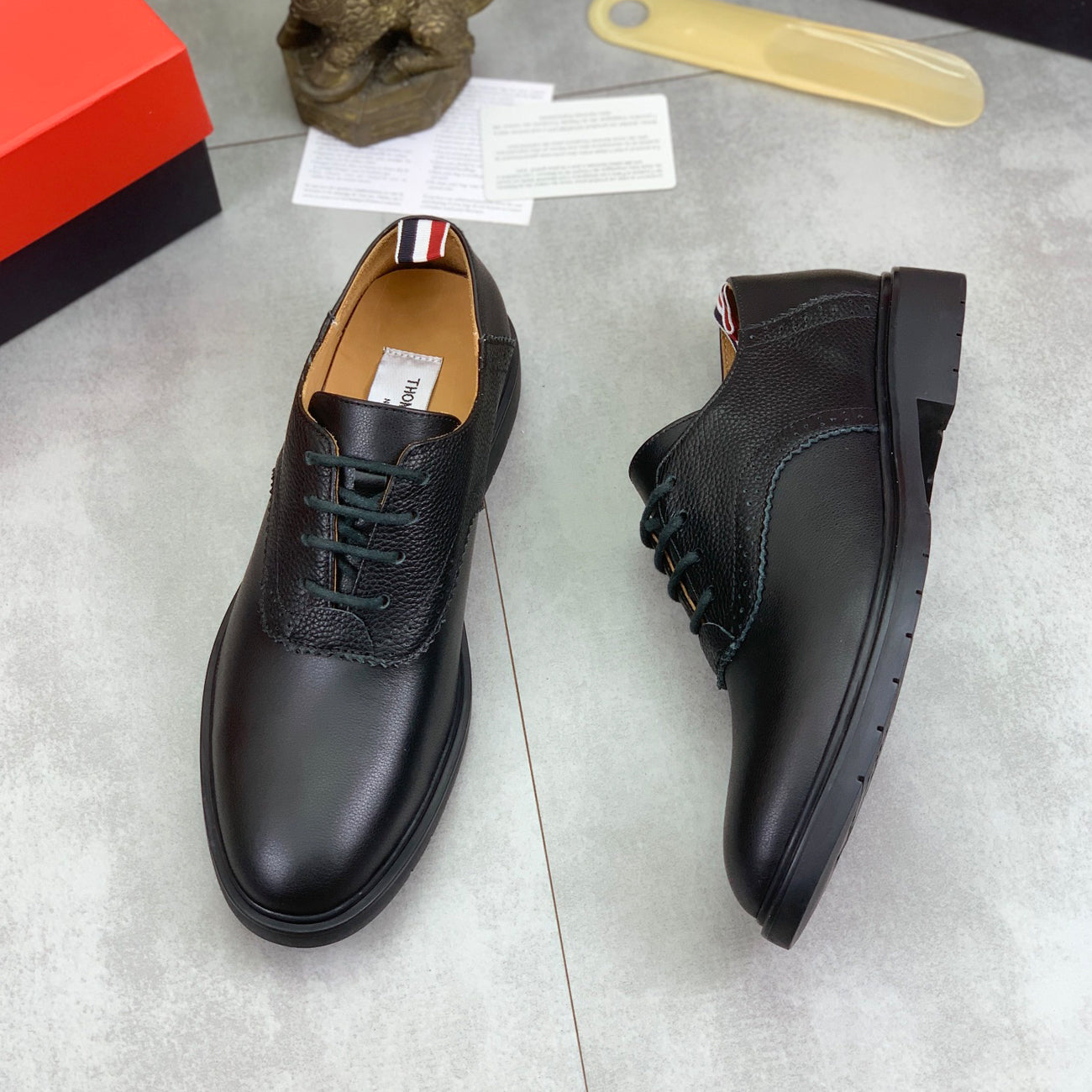 Thom BrowneMen's Premium Leather Dress Shoes - Handcrafted Cowhide Formal Shoes with Grosgrain Detail