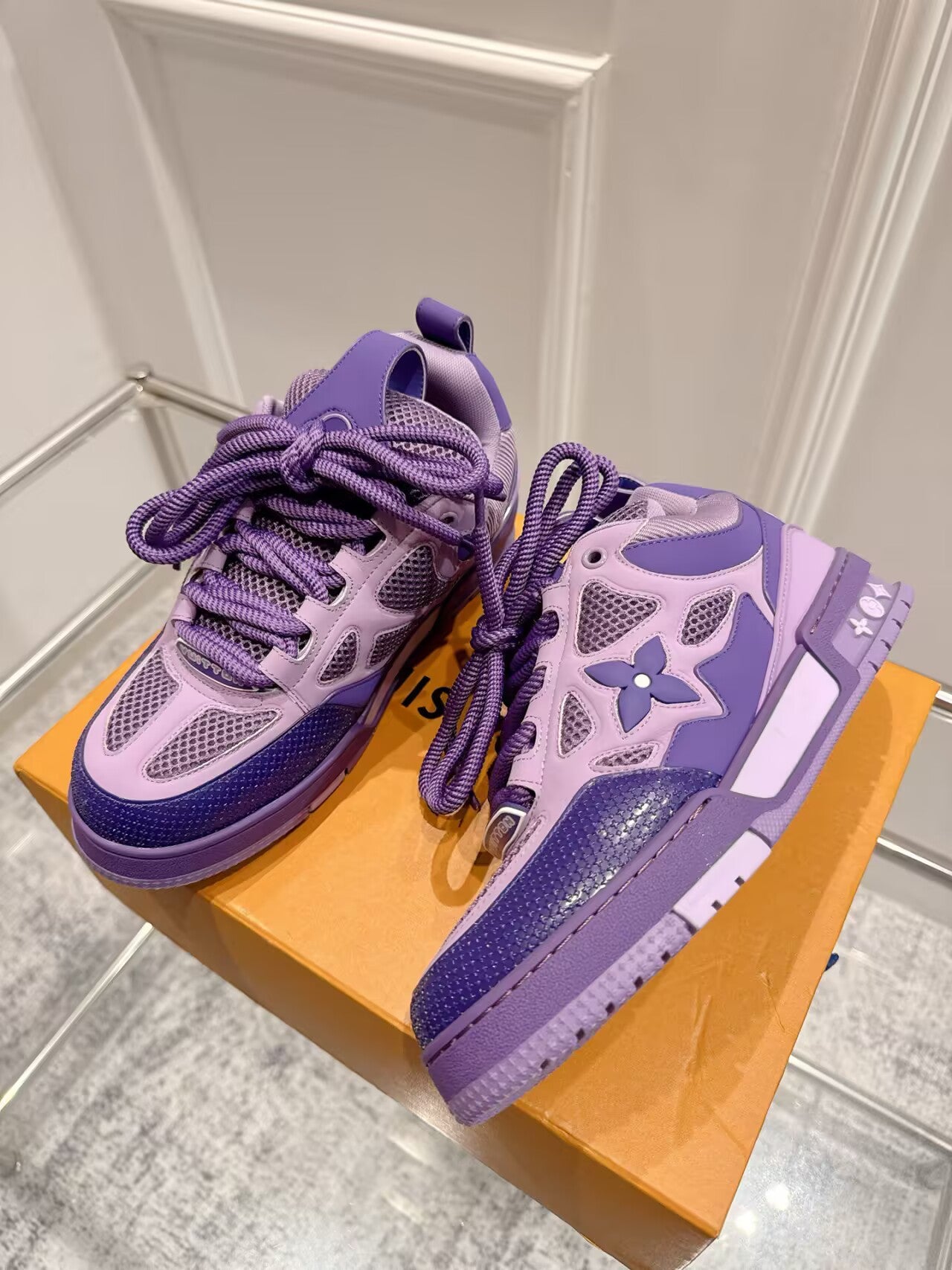 Premium unisex sneakers (couples' style)