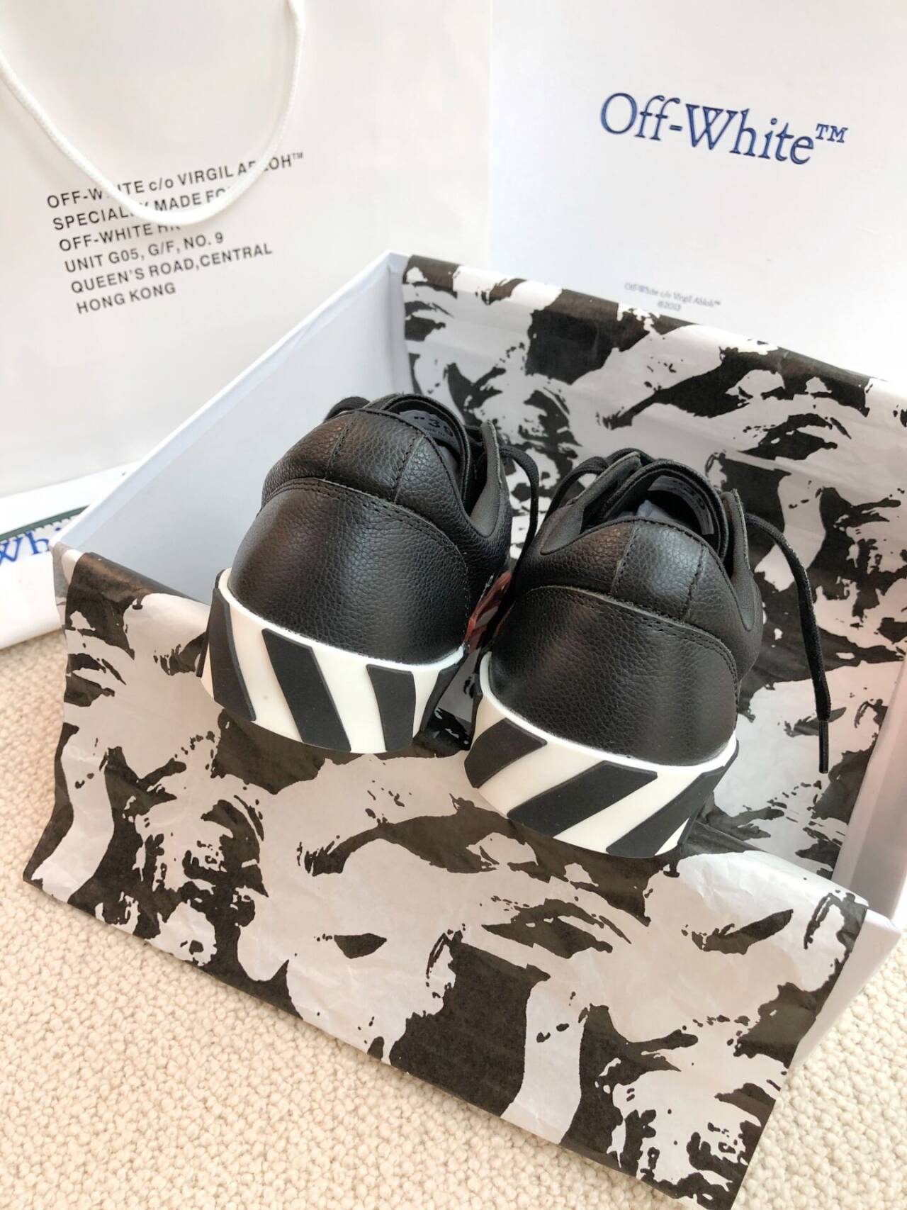 Off-white Classic Leather Casual Shoes