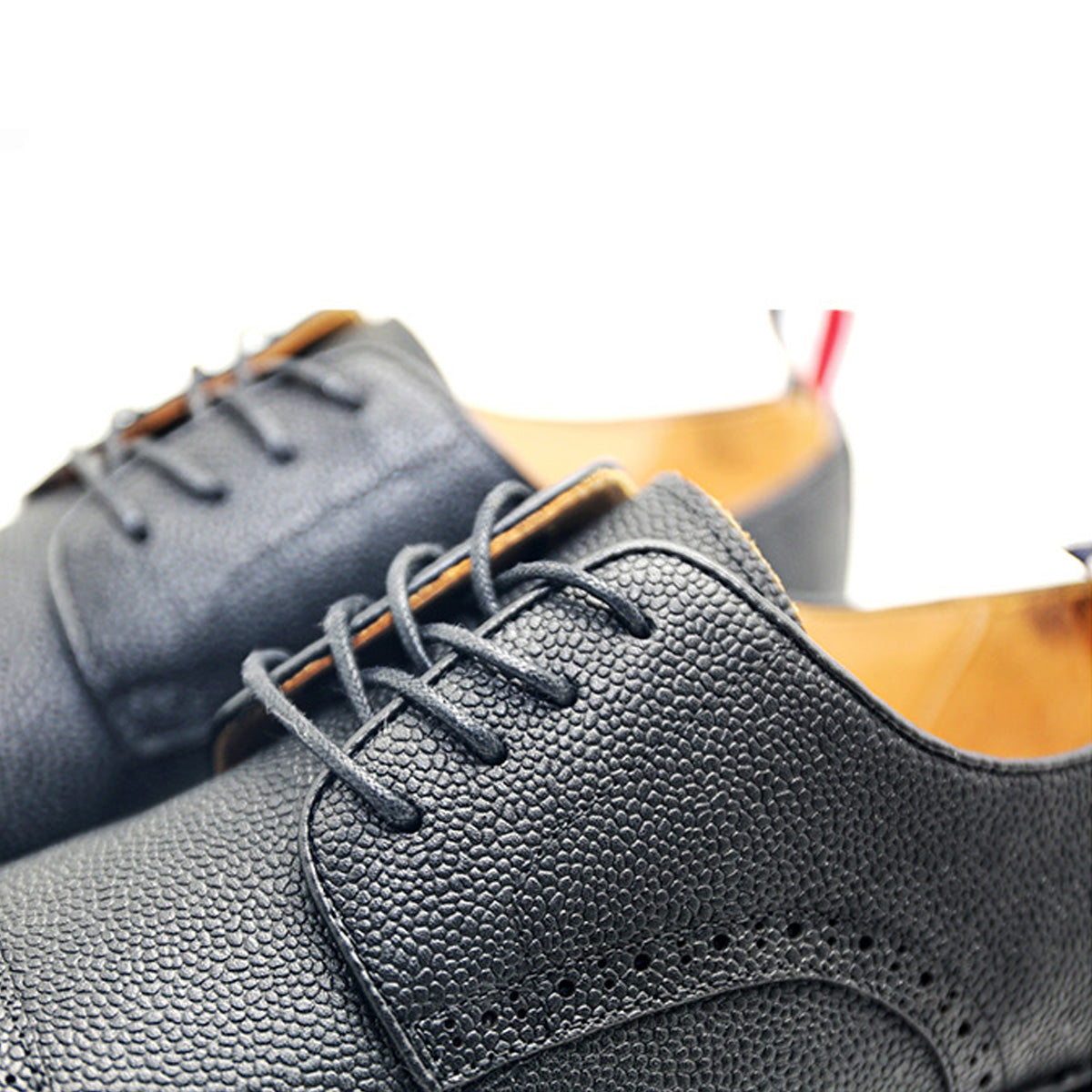 Thom BrowneMen's Premium Business Leather Shoes with Grosgrain Buckle - Classic Professionalism