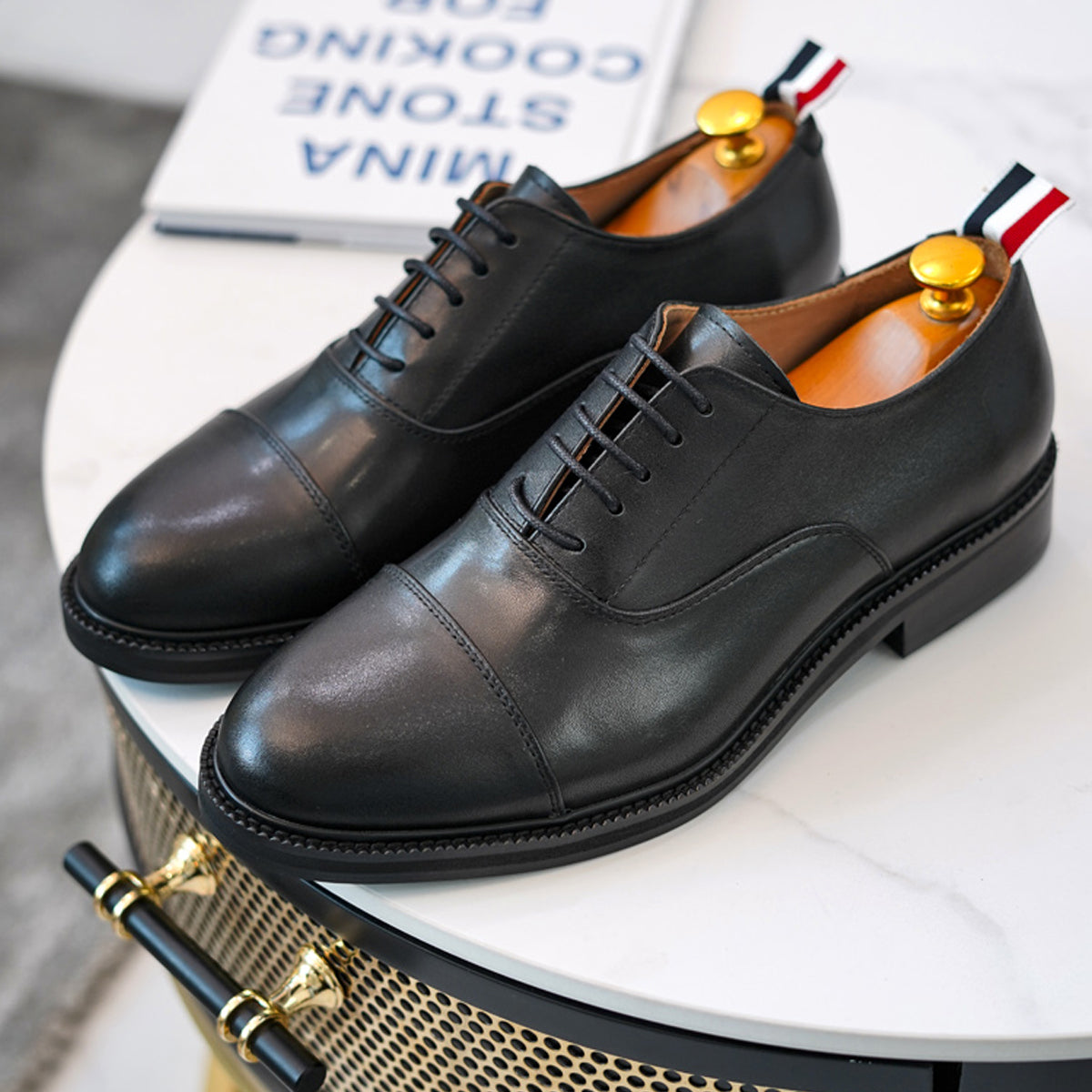 Thom BrowneMen's Premium Business Leather Shoes with Grosgrain Buckle - Timeless Quality
