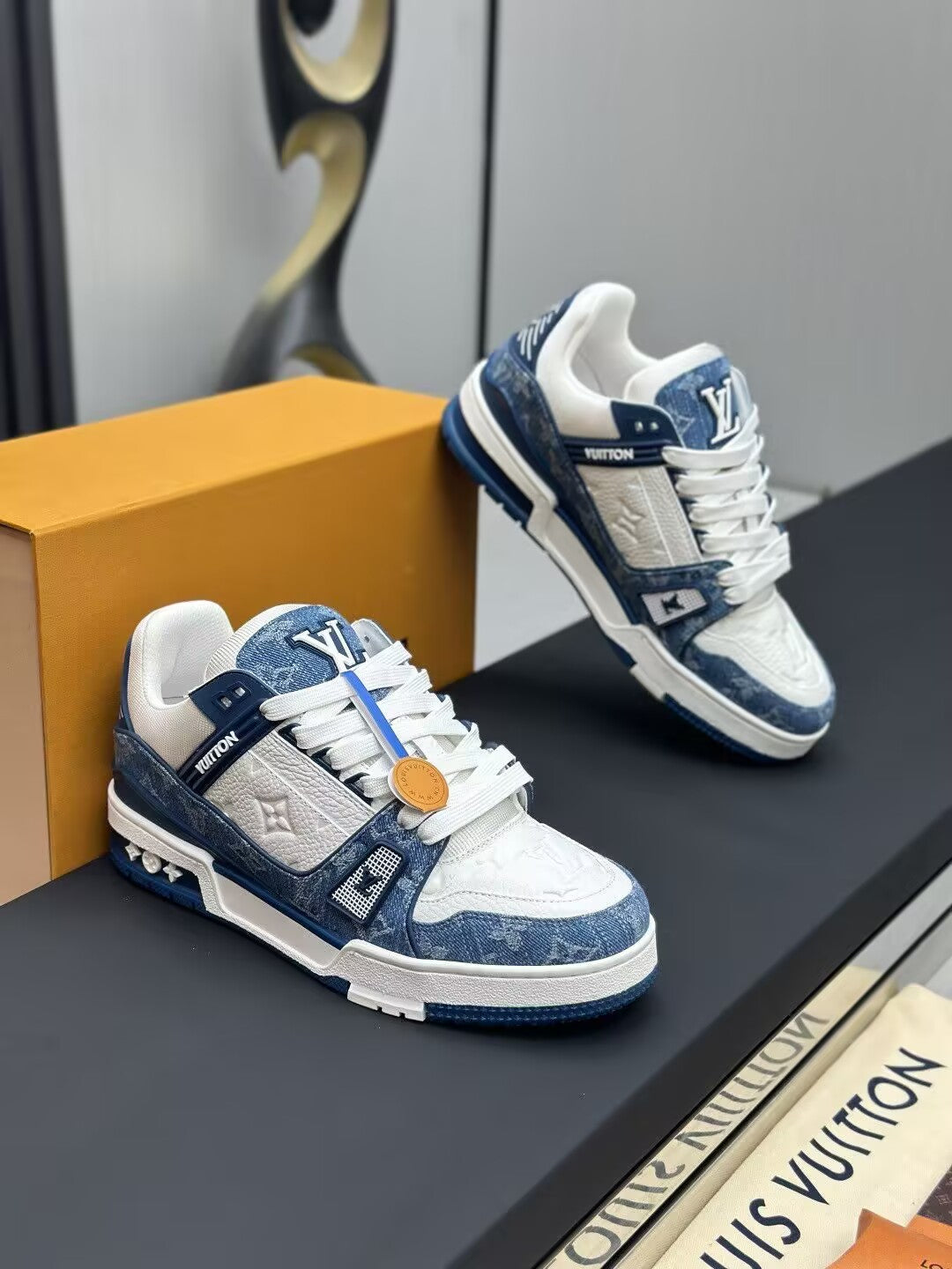Premium unisex skate sneakers (couples' style)
