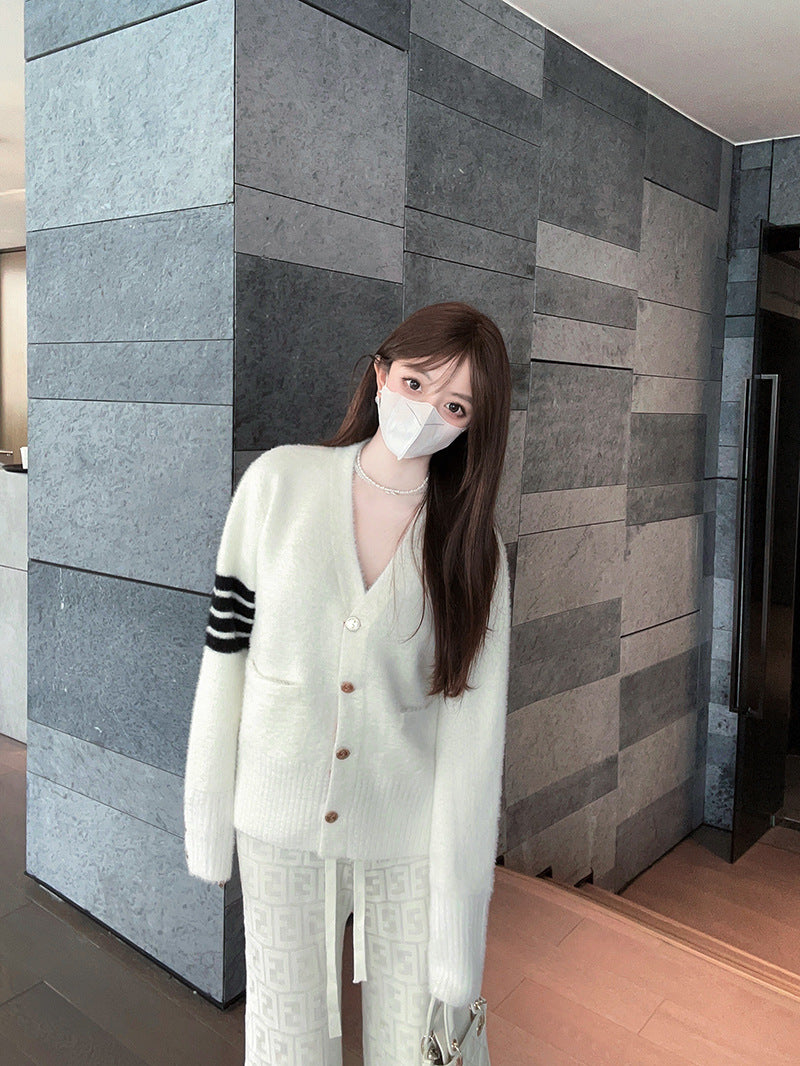 Thom BrowneWomen's Anti-Pilling Cardigan - Japanese Crafted Partial Button Front Sweater