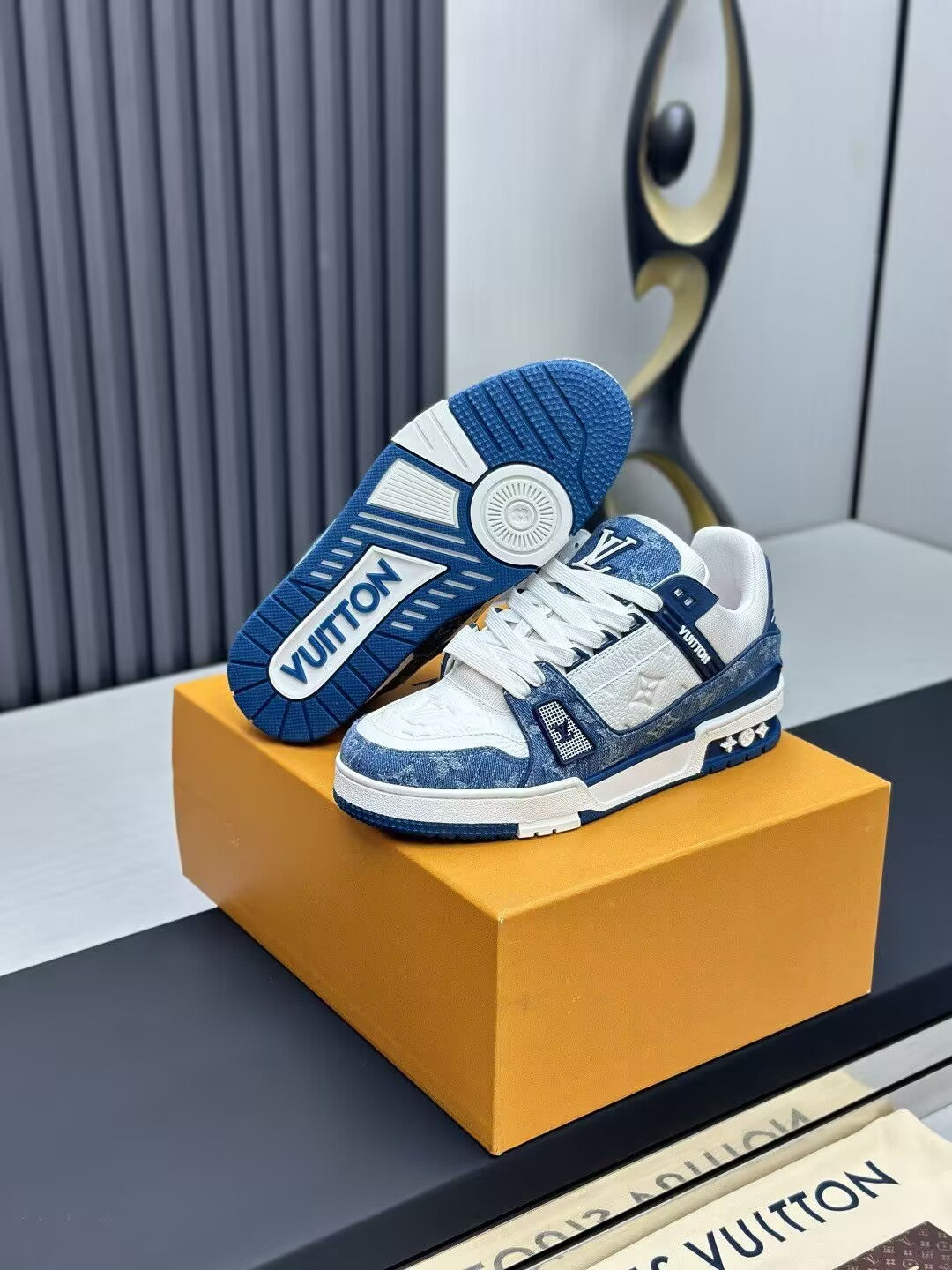 Premium unisex skate sneakers (couples' style)
