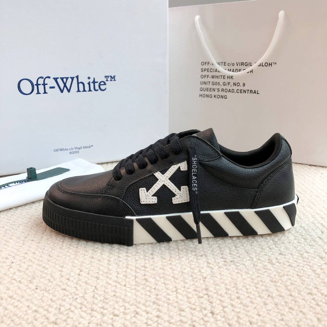 Off-white Classic Leather Casual Shoes