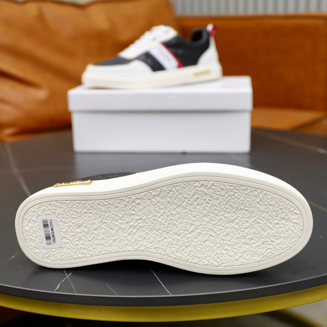 Thom BrowneMen's Premium Leather Sneakers - Handcrafted Cowhide Low-Top Casual Shoes with Grosgrain Detail