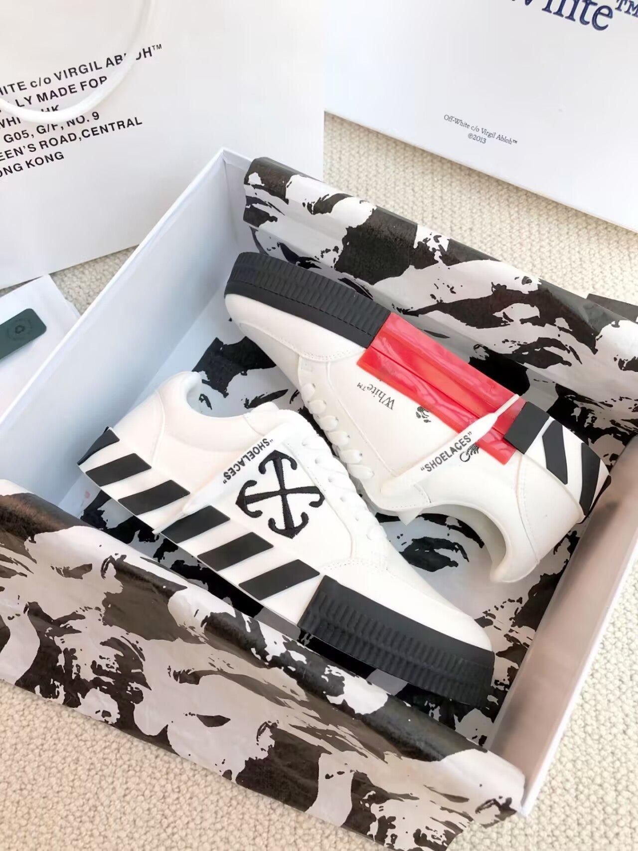 Off-white Classic canvas casual shoes