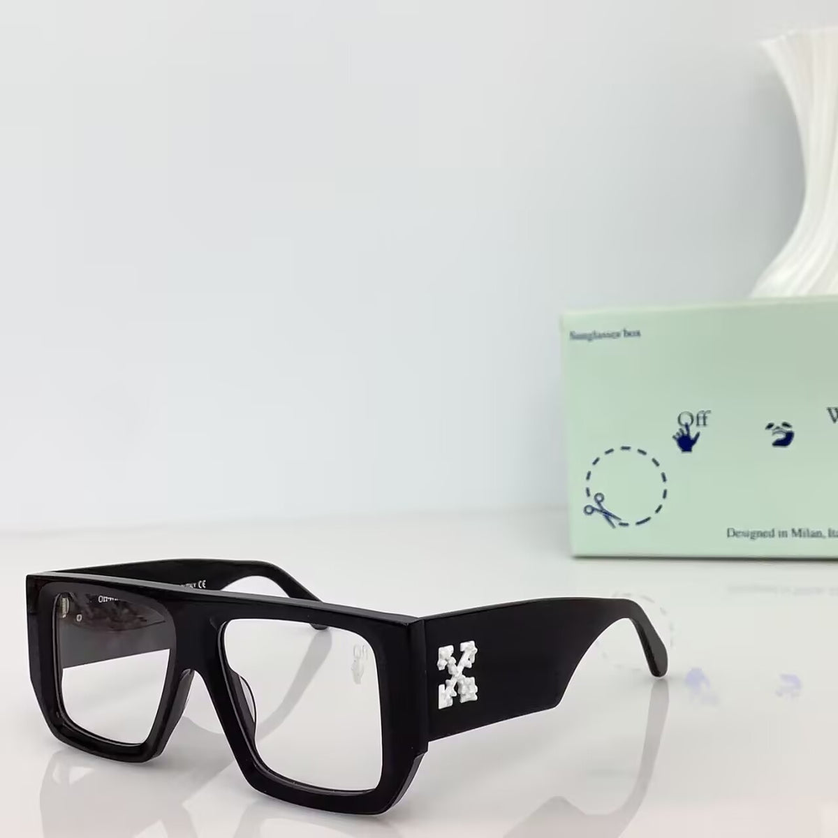 OFF-WHITE Arrow Logo Sunglasses - Designer Acetate Frame Eyewear