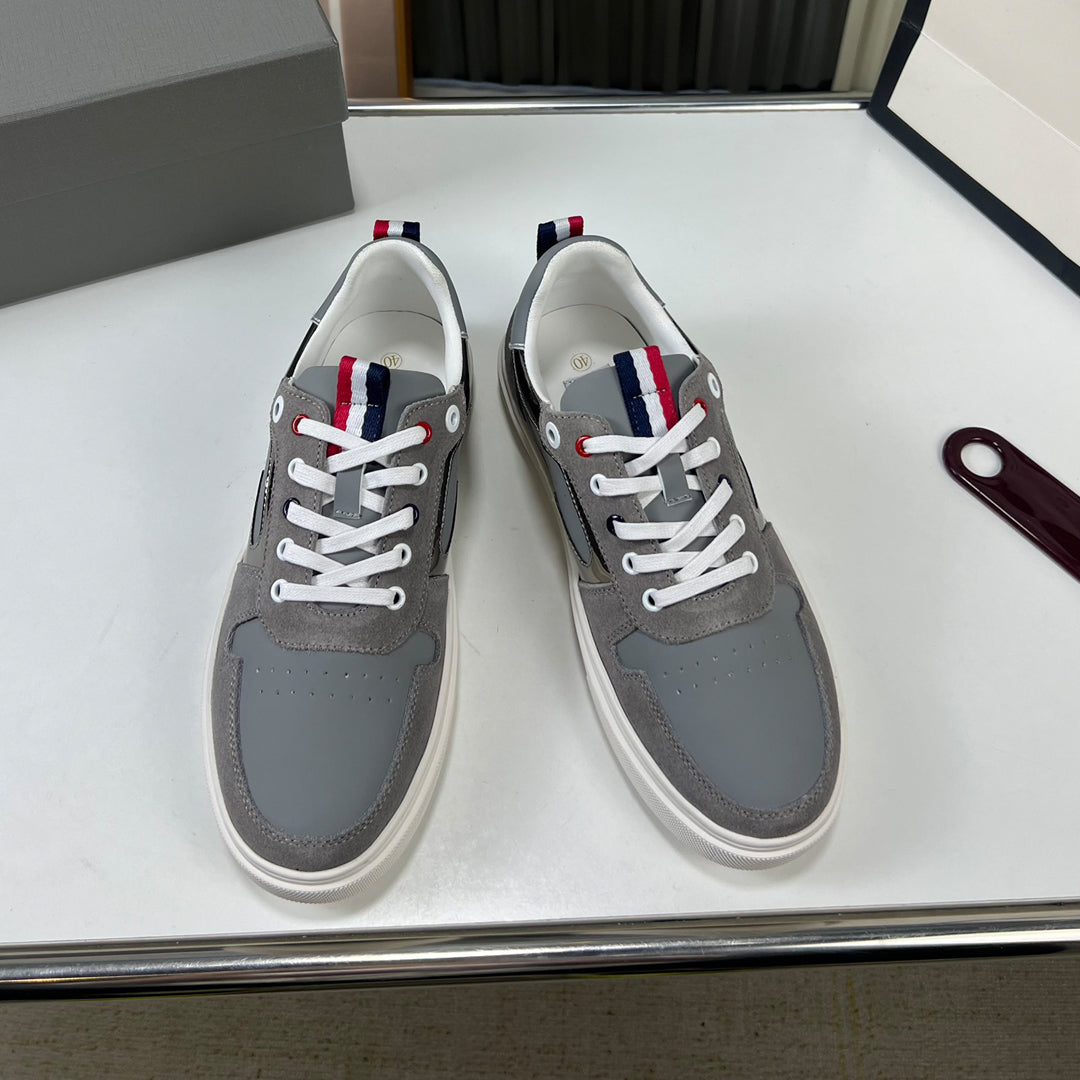 Thom BrowneMen's Premium Leather Sneakers - Handcrafted Cowhide Low-Top Casual Shoes with Grosgrain Detail