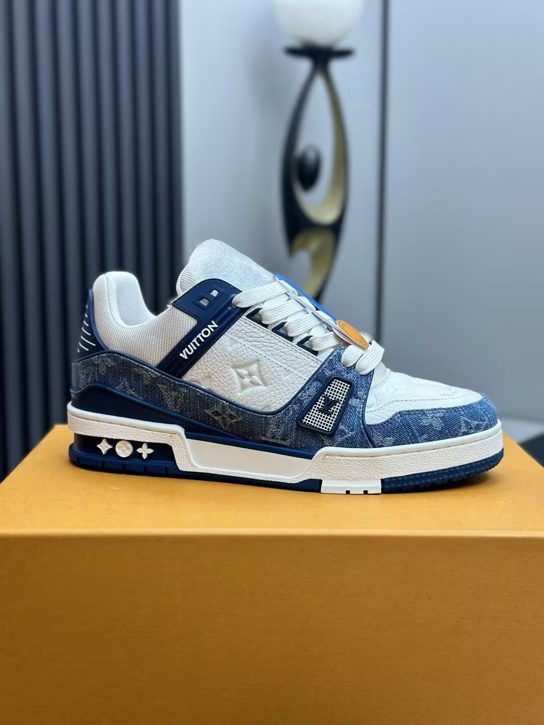 Premium unisex skate sneakers (couples' style)
