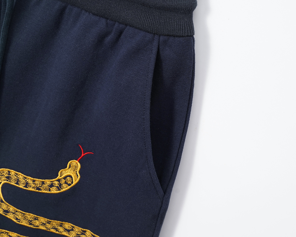 Thom BrowneMen's Casual Shorts - 100% Cotton Made in Japan with 4-Bar Detail