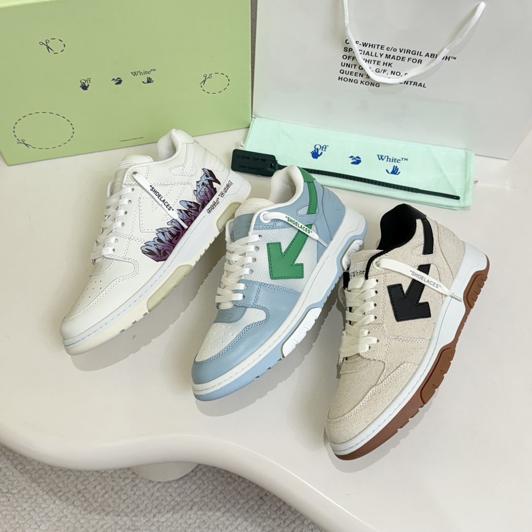 Off  Matching sneakers for couples