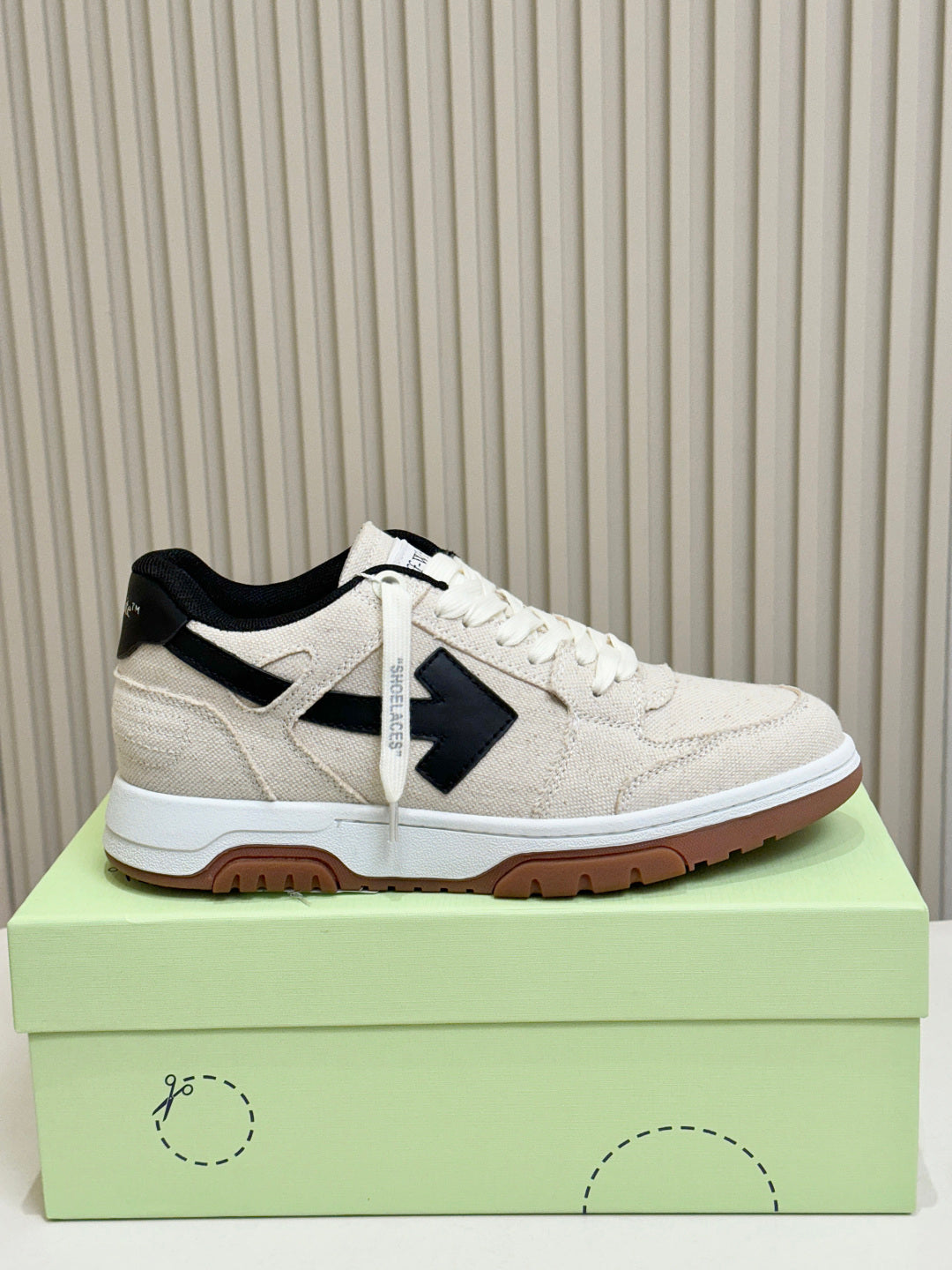 Off  Matching sneakers for couples