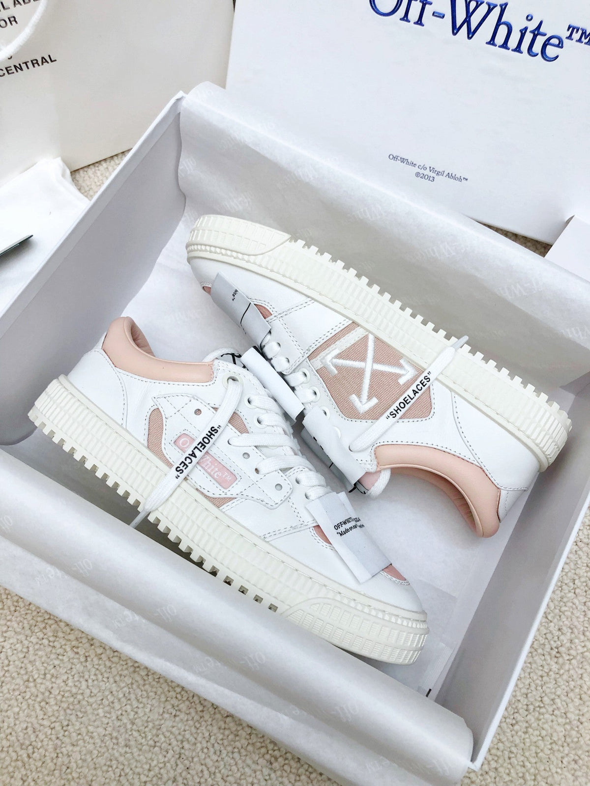 OFF-WHITE Classic casual shoes