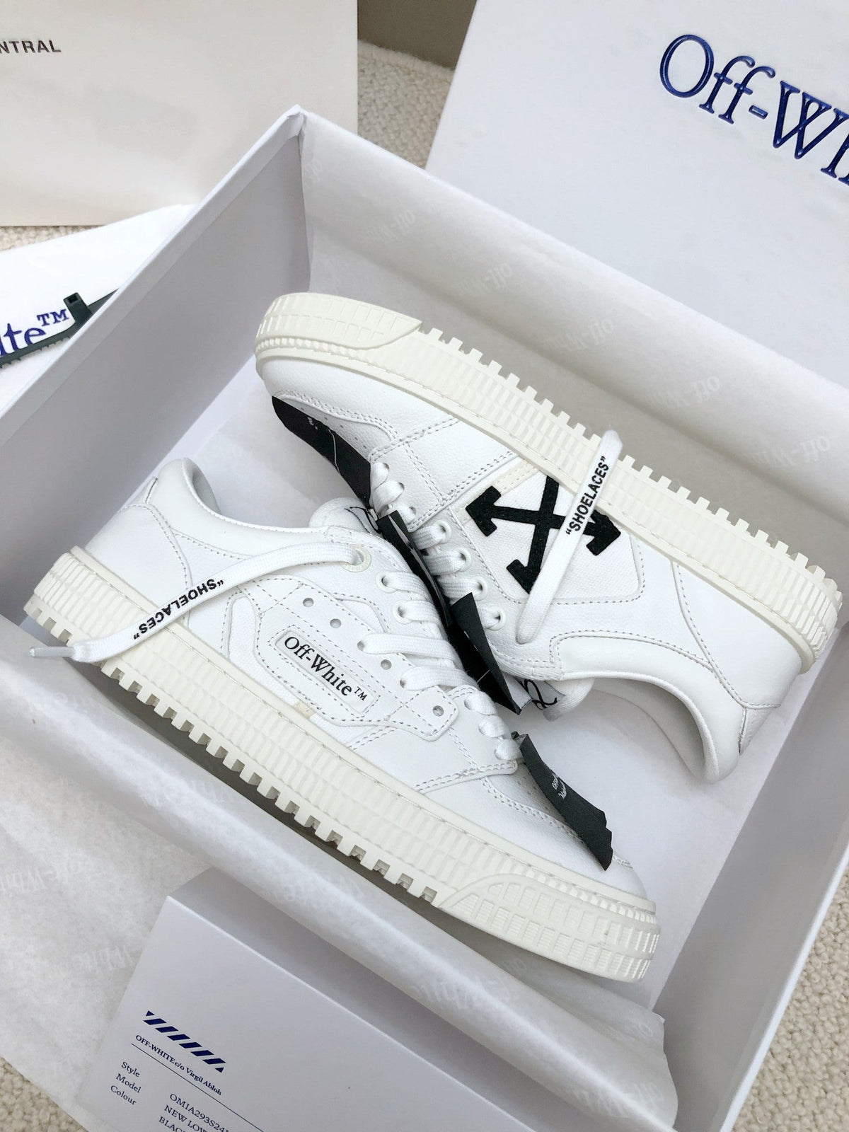 OFF-WHITE  Classic casual shoes