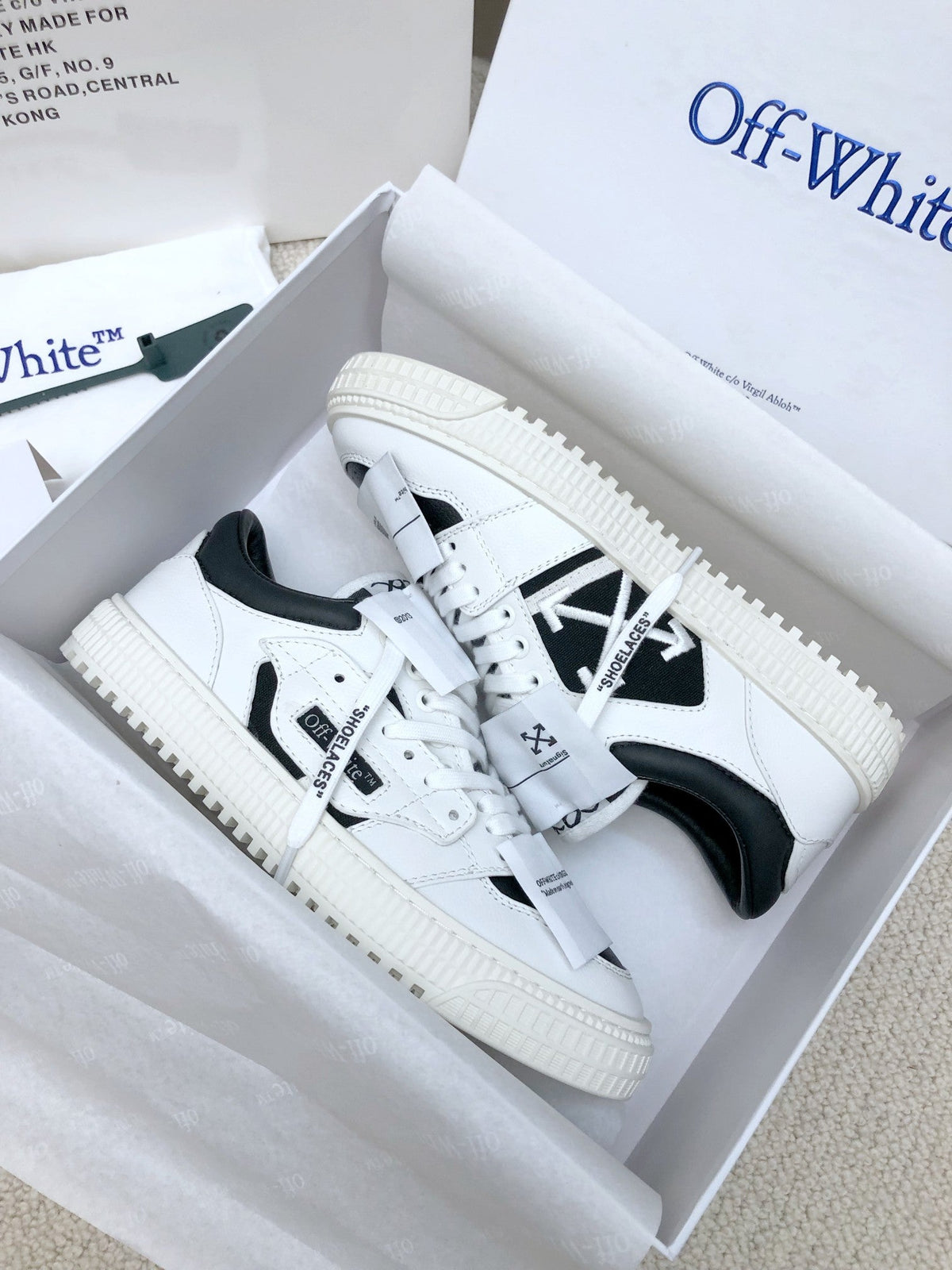 OFF-WHITE  Classic casual shoes